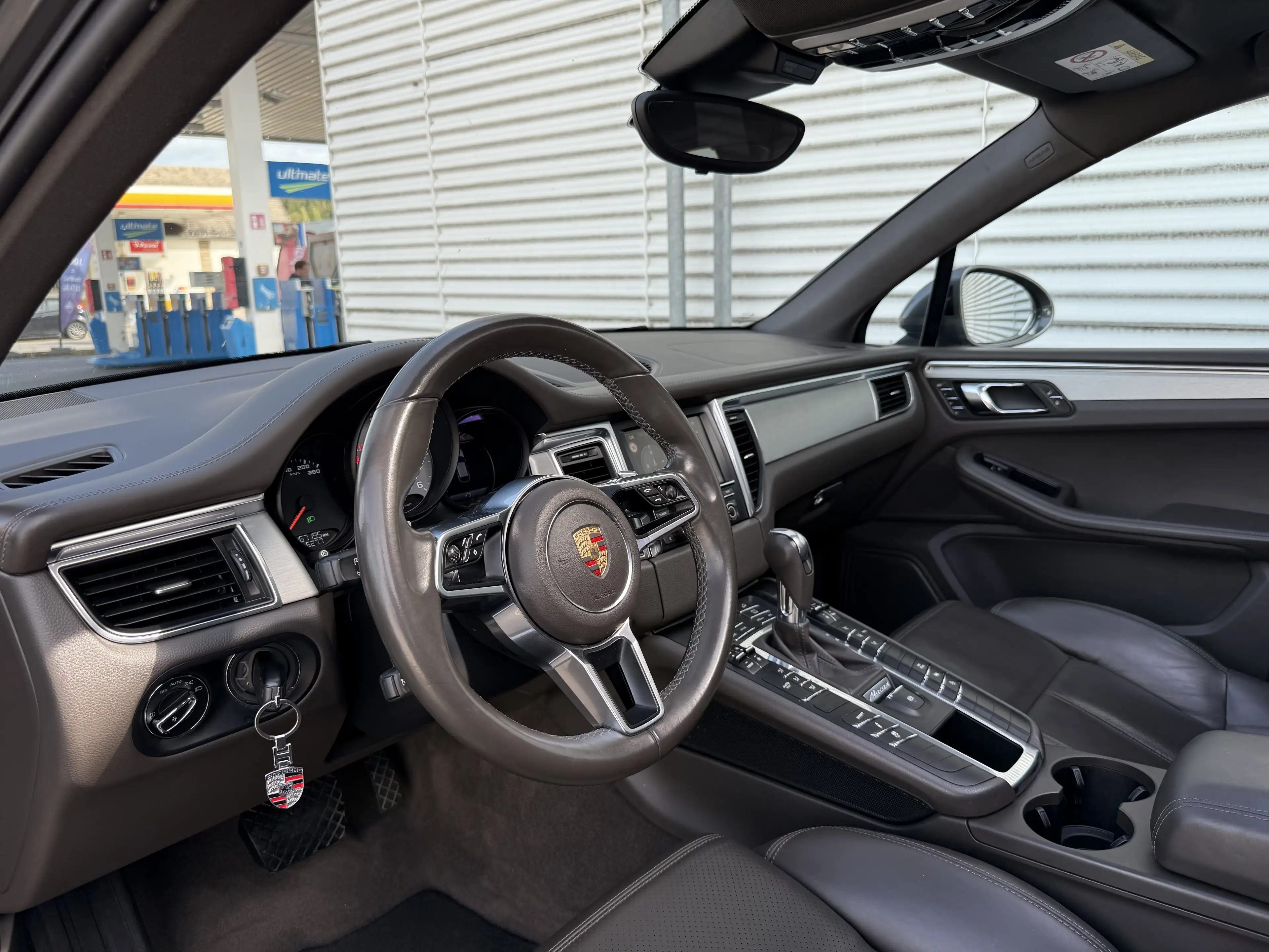 Porsche Macan S 3.0 DIESEL V6 TIPTRONIC / PANO — photo 9