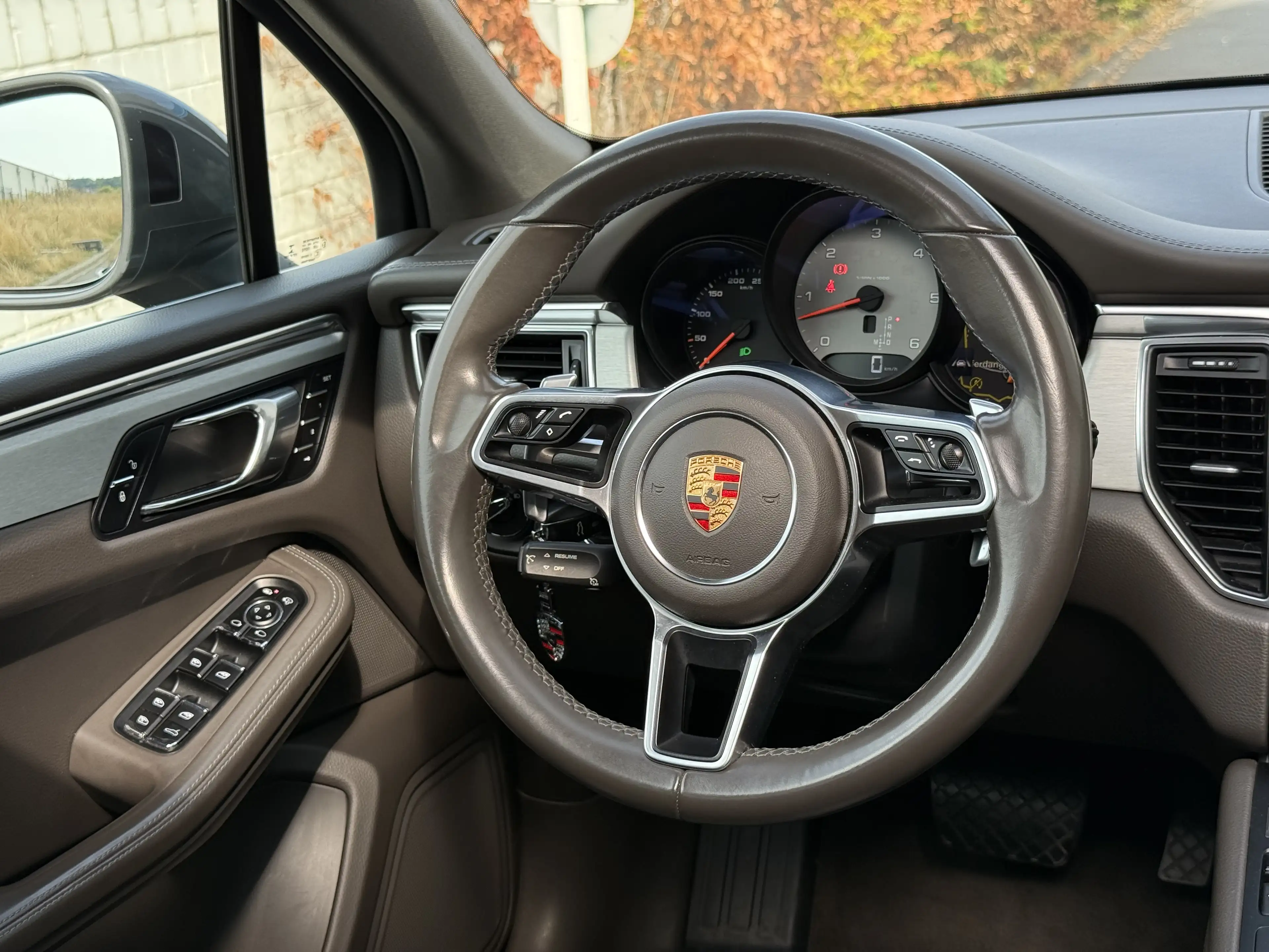 Porsche Macan S 3.0 DIESEL V6 TIPTRONIC / PANO — photo 11