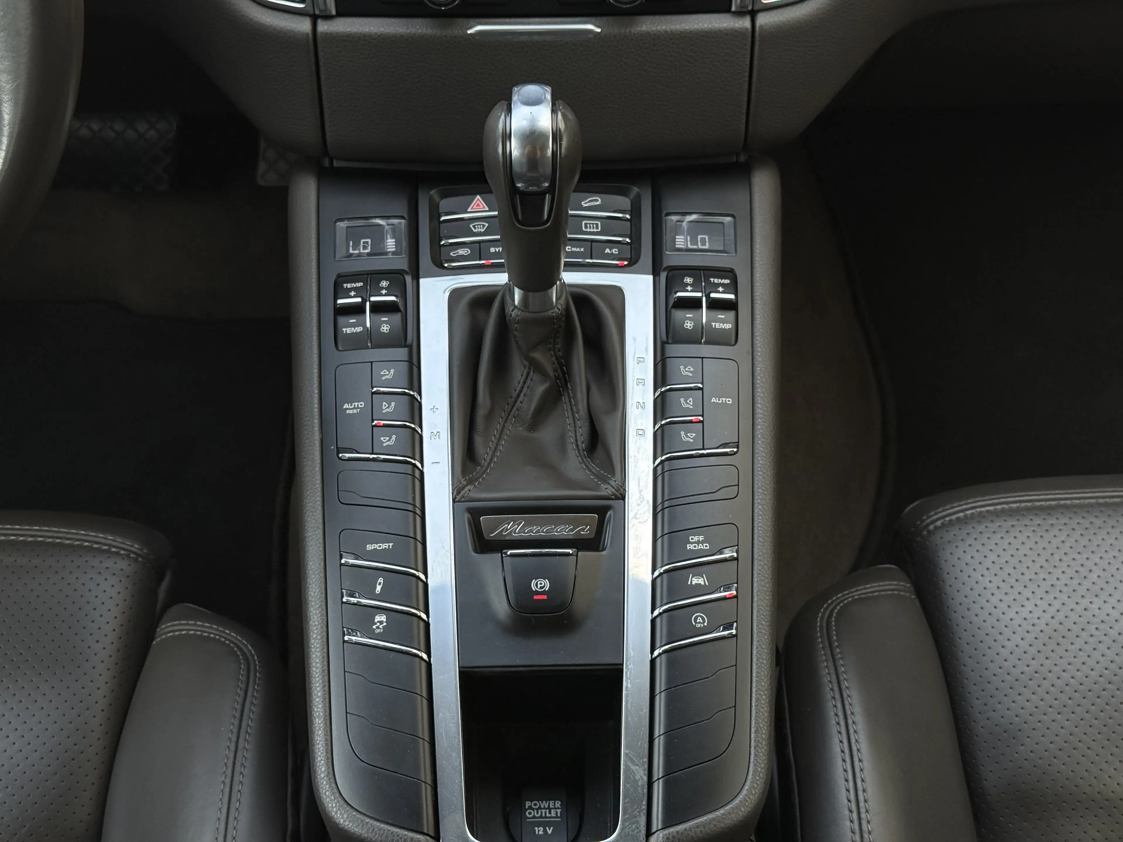 Porsche Macan S 3.0 DIESEL V6 TIPTRONIC / PANO — photo 13