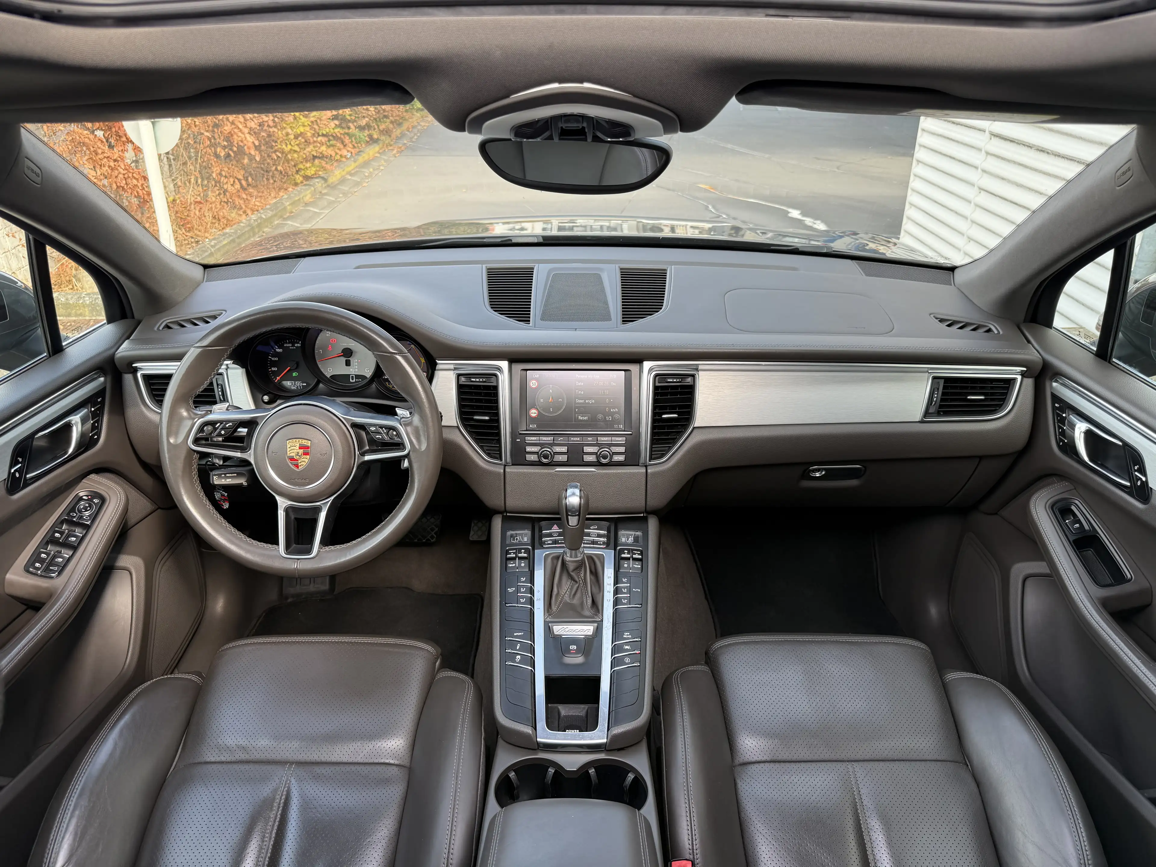 Porsche Macan S 3.0 DIESEL V6 TIPTRONIC / PANO — photo 10