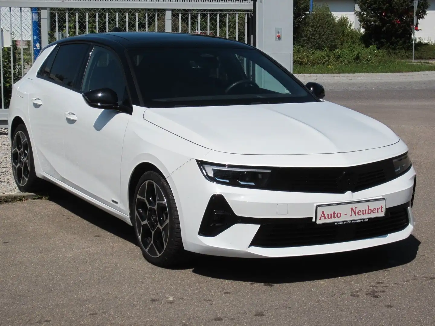 Opel Astra L Ultimate Plug-in-Hybrid Blanc - 1