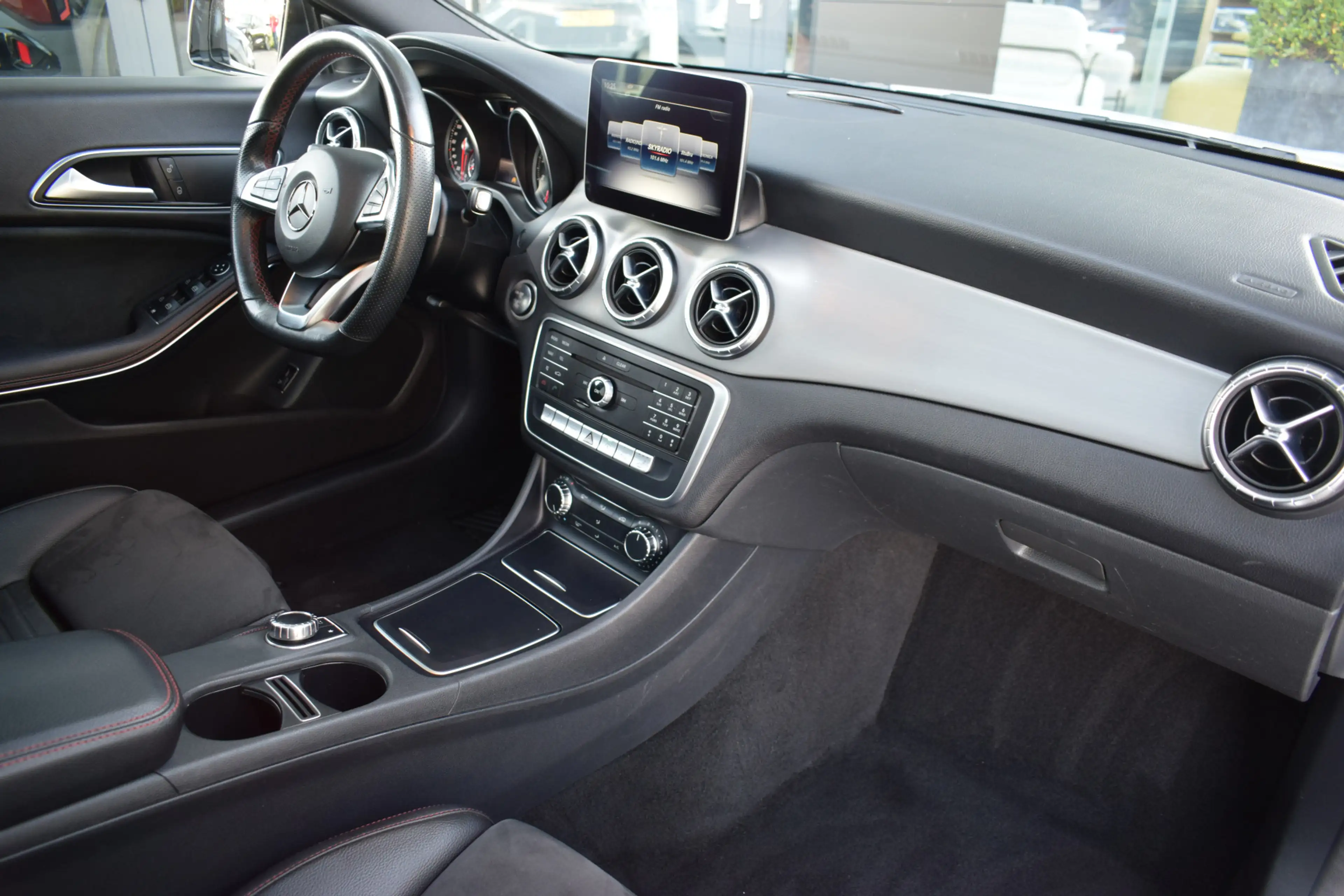 Mercedes-Benz CLA 180 AMG Line | Stoelverw | Navigatie | Cr Control | Sc — photo 10