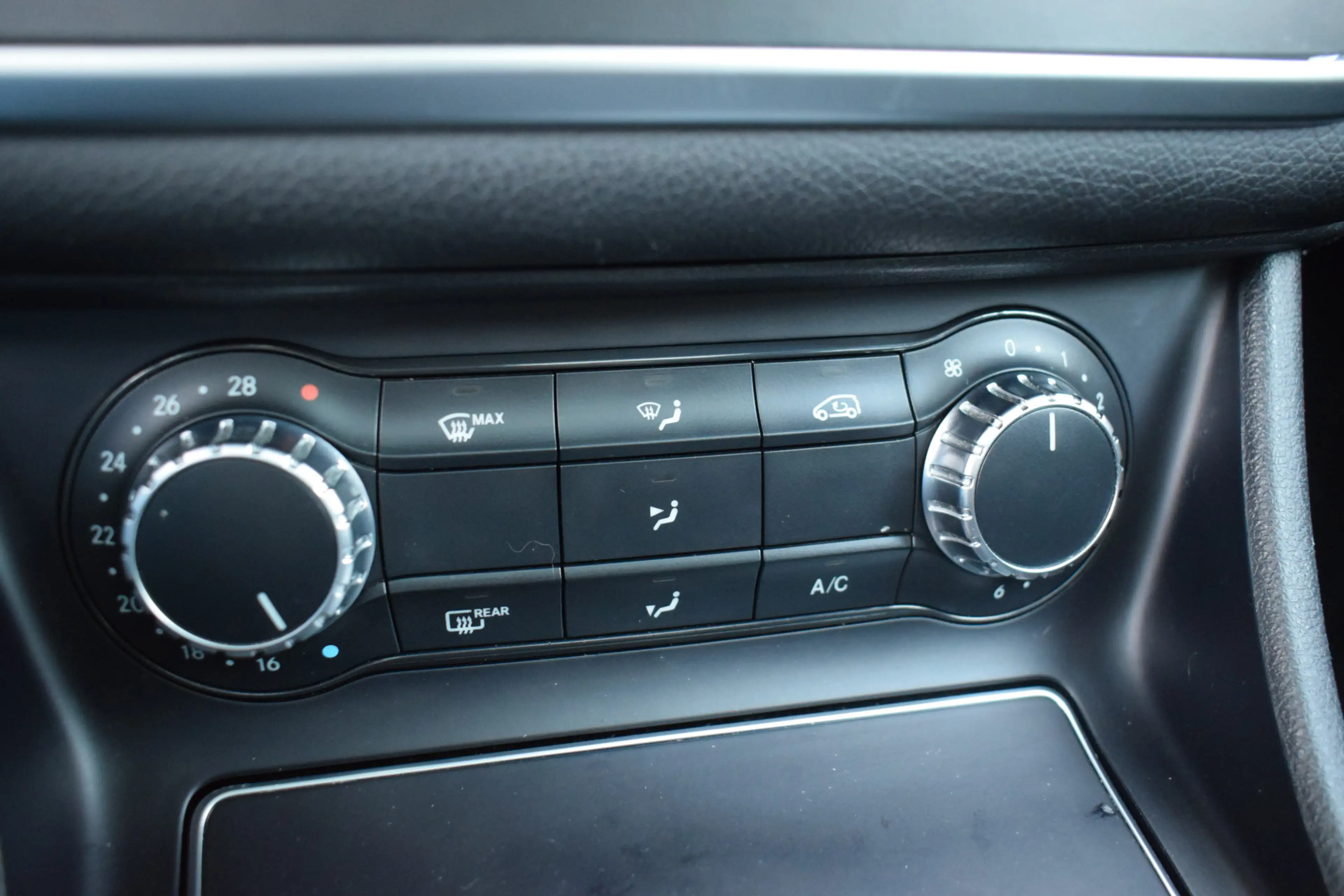 Mercedes-Benz CLA 180 AMG Line | Stoelverw | Navigatie | Cr Control | Sc — photo 19