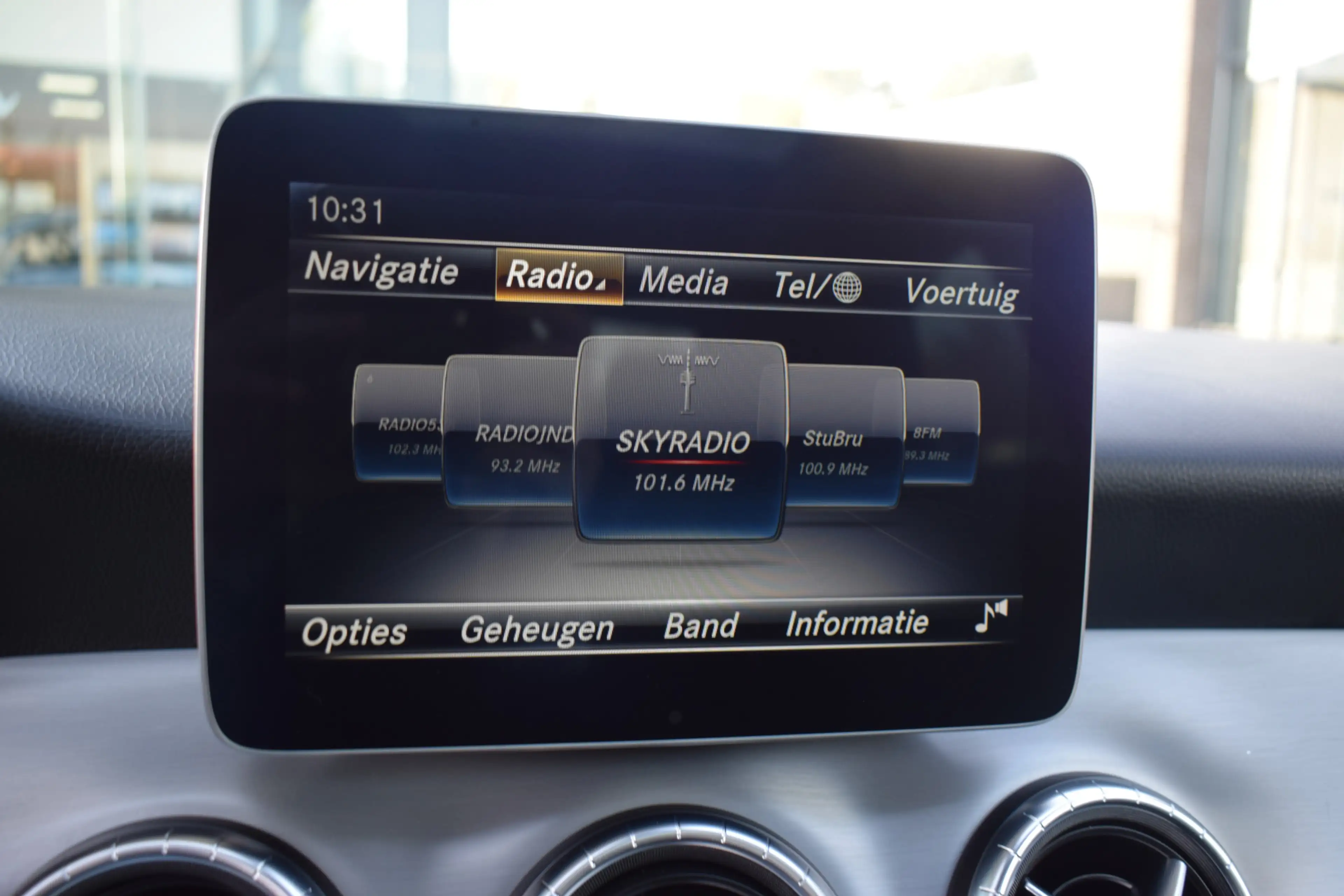 Mercedes-Benz CLA 180 AMG Line | Stoelverw | Navigatie | Cr Control | Sc — photo 17