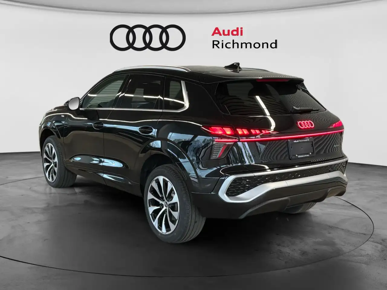 Audi Q3 снимка Audi Q3