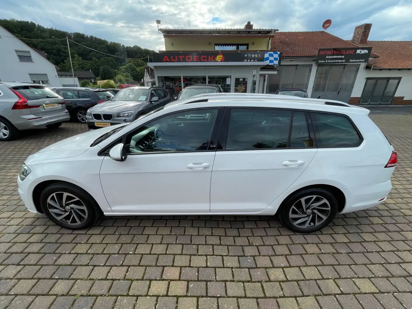 Volkswagen Golf 7 Variant 2,0TDI Sound Navi,ACC,RCD,AHK, Weiß - 1
