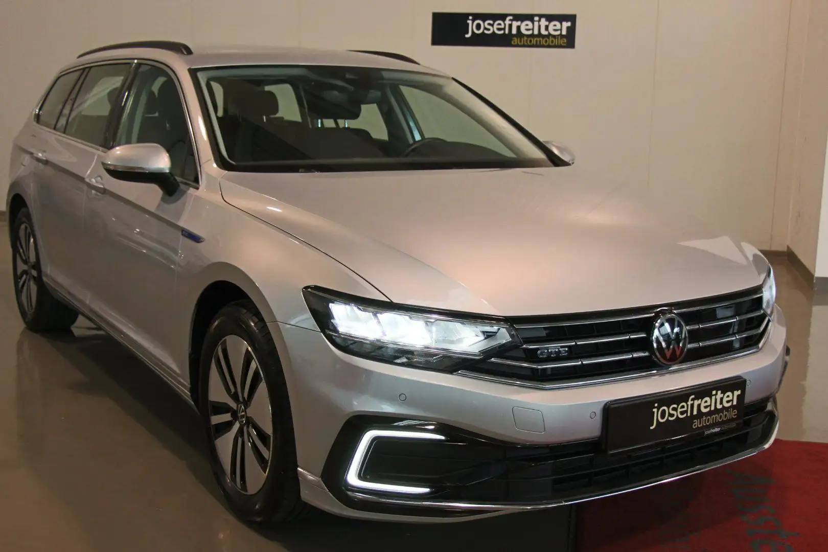 Volkswagen Passat Variant GTE 1.4 Plug-in Hybrid DSG KAMERA/KESSY Silber - 1