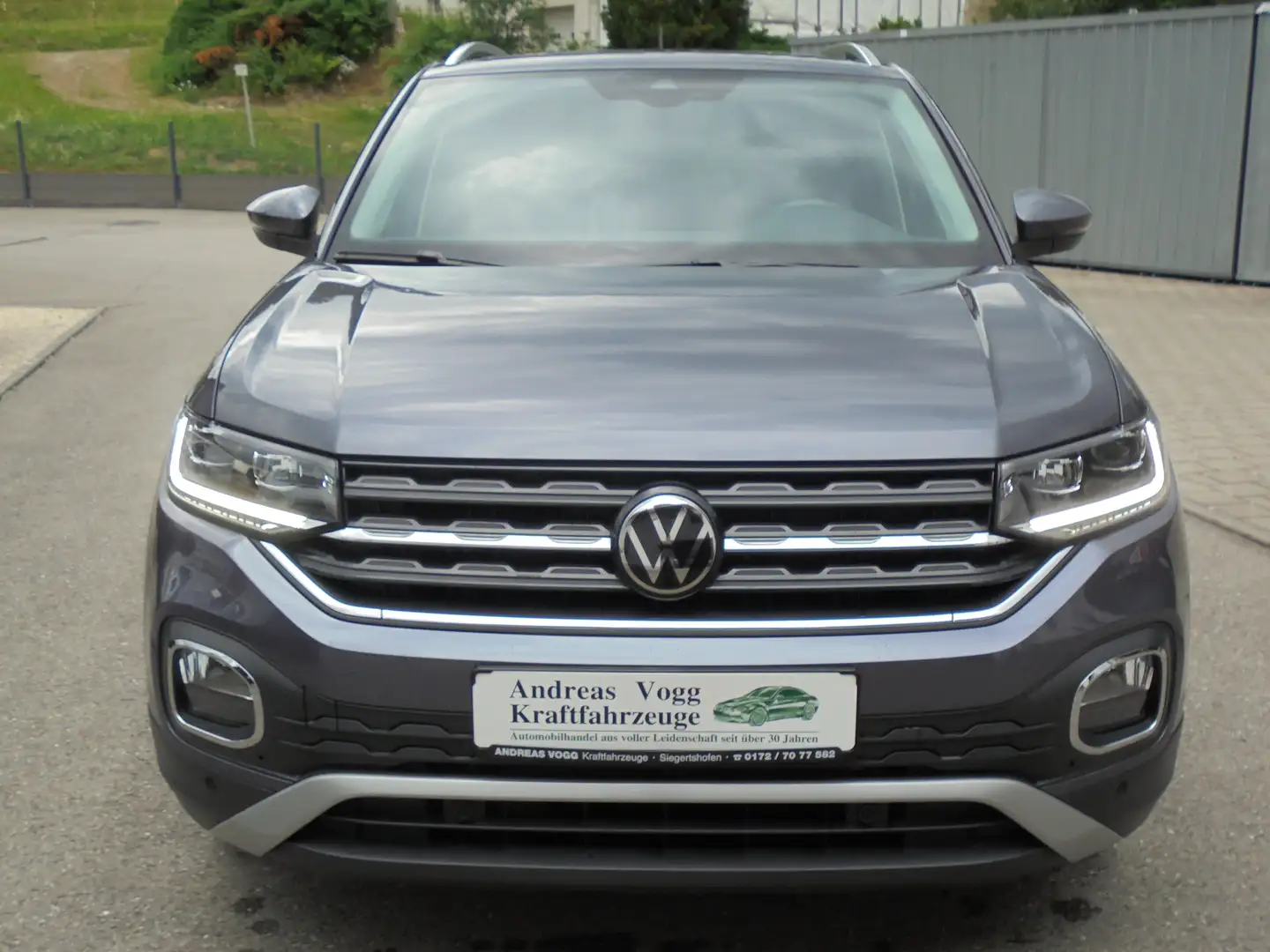 Volkswagen T-Cross 1,0l DSG Style LED Sitzheiz. 18 Zoll Alufelgen Gris - 2