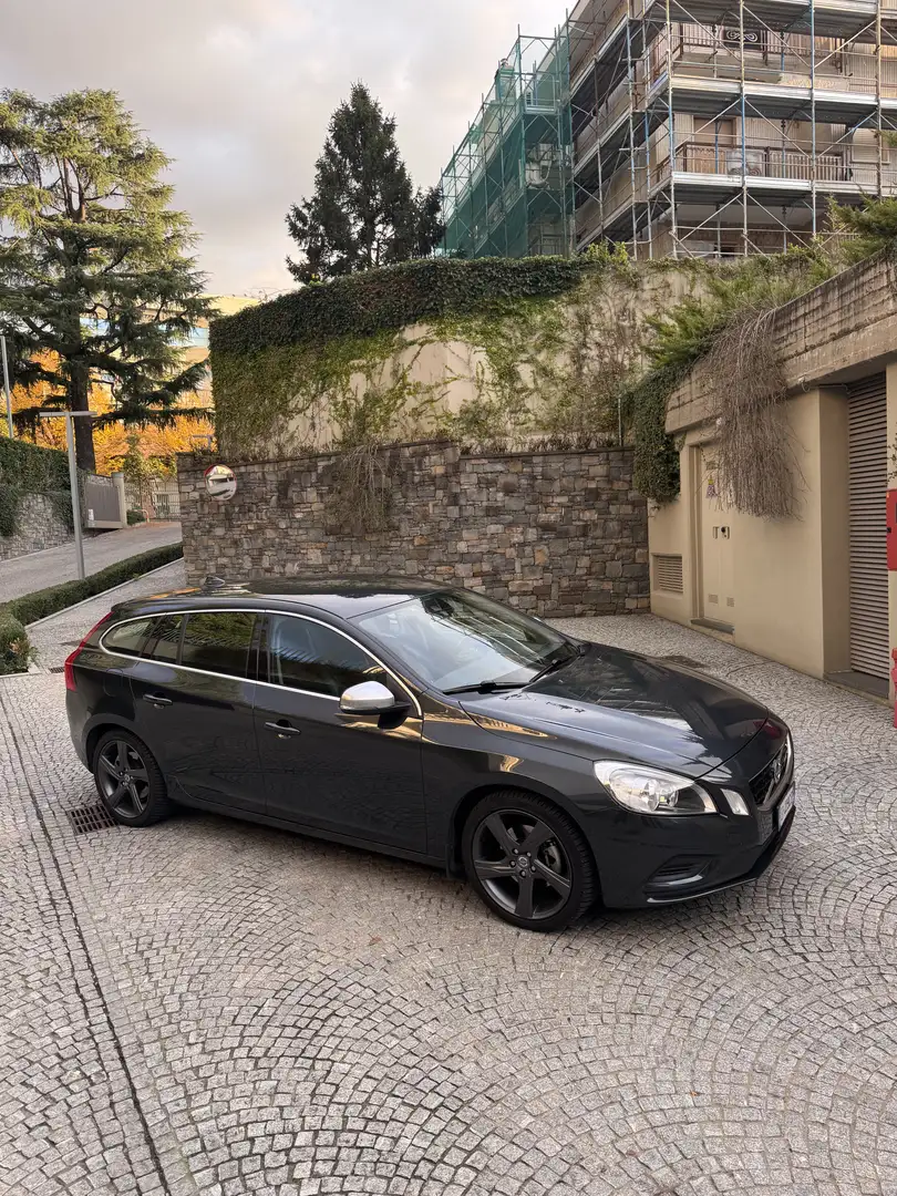 Volvo V60 2.0 d4 R-design 5 cilindri tagliandi Volvo Grigio - 2