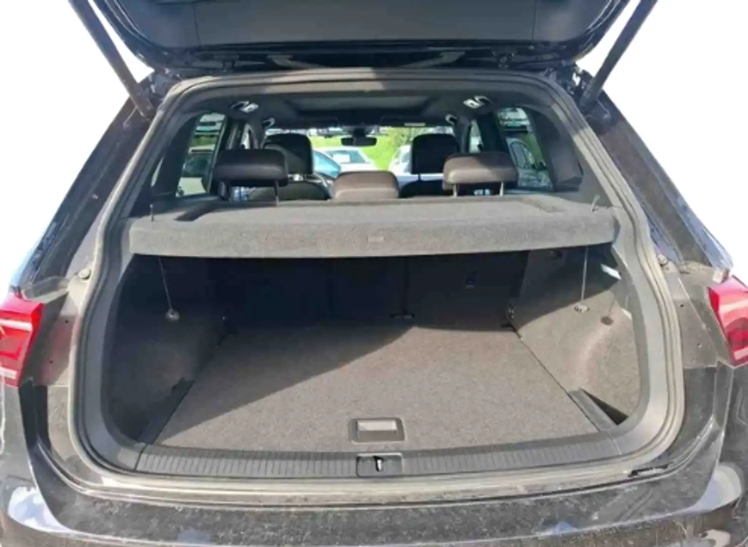 Volkswagen Tiguan 2.0 TDI 150CH DSG7 - TO PANO 08/2022 136.565 KMS R-LINE Noir - 2
