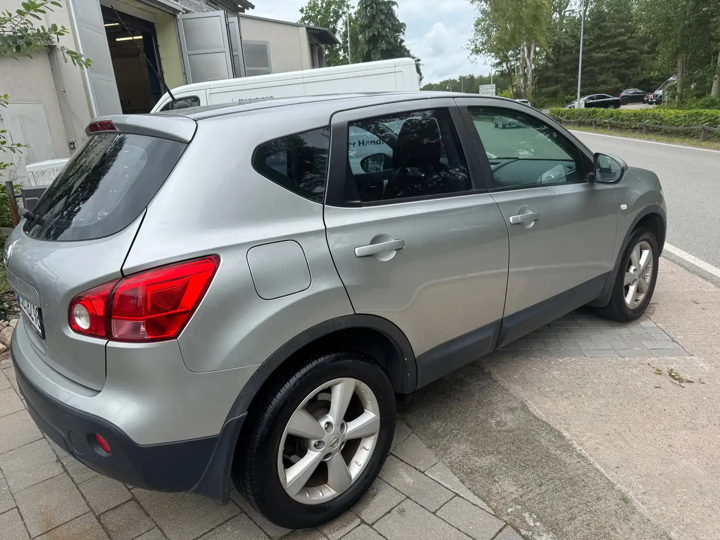Nissan Qashqai Visia Silber - 2