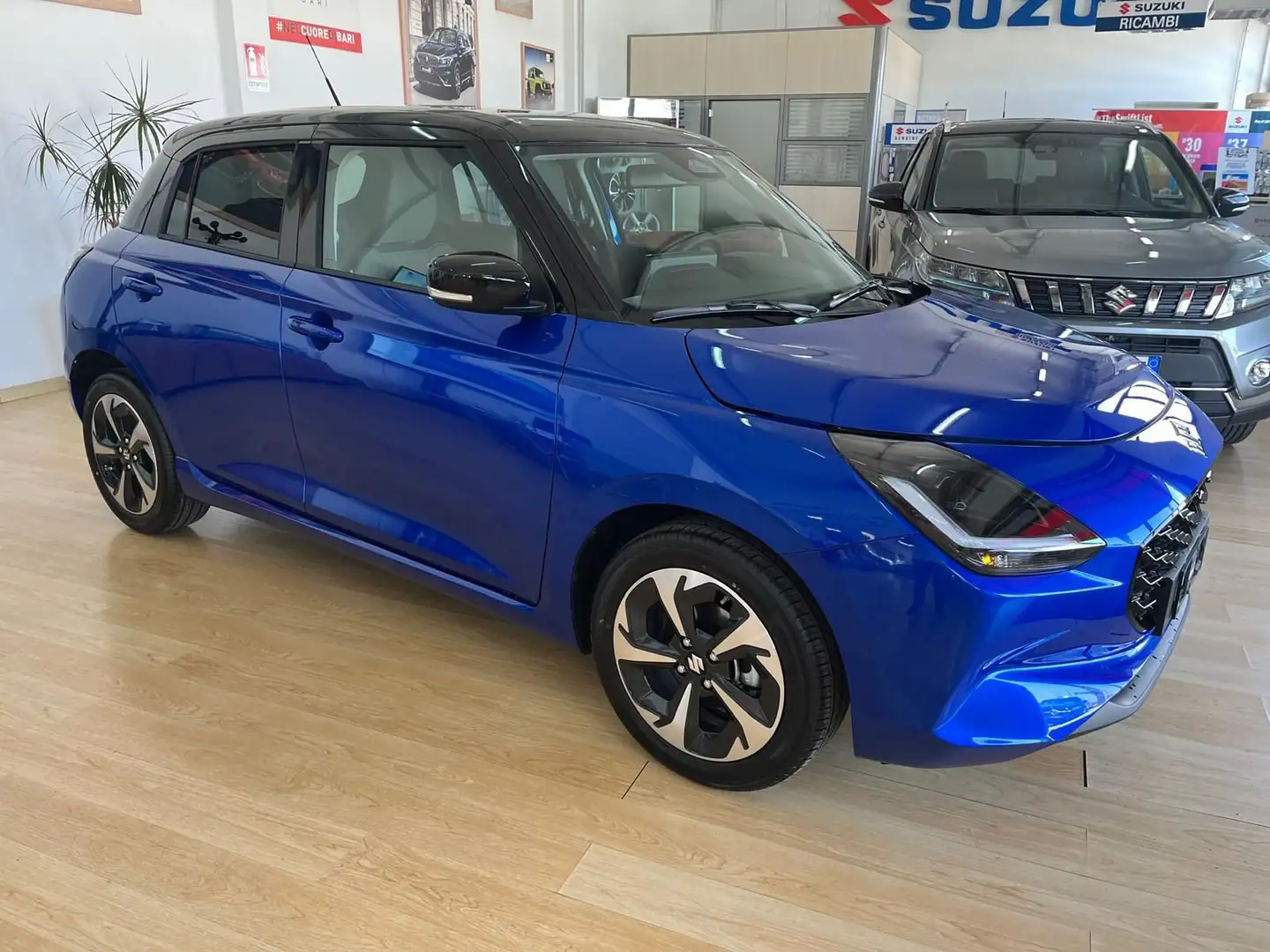 Suzuki Swift 1.2 Hybrid 4WD AllGrip Top - 1