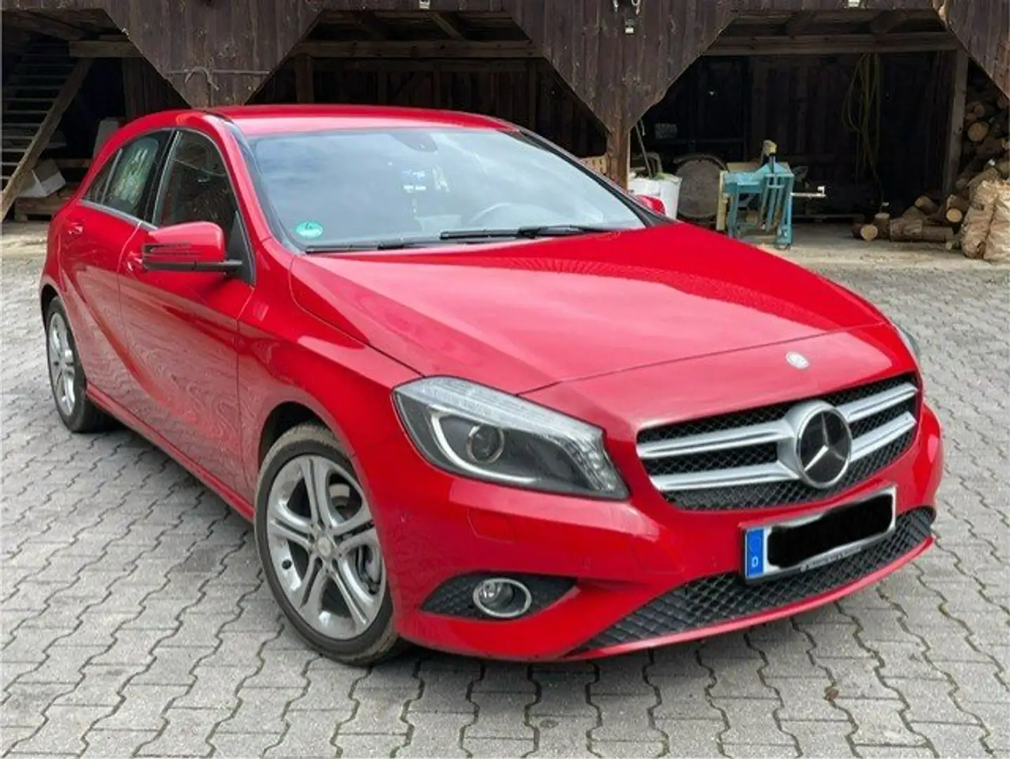 Mercedes-Benz A 200 A 200 (BlueEFFICIENCY) Rot - 1