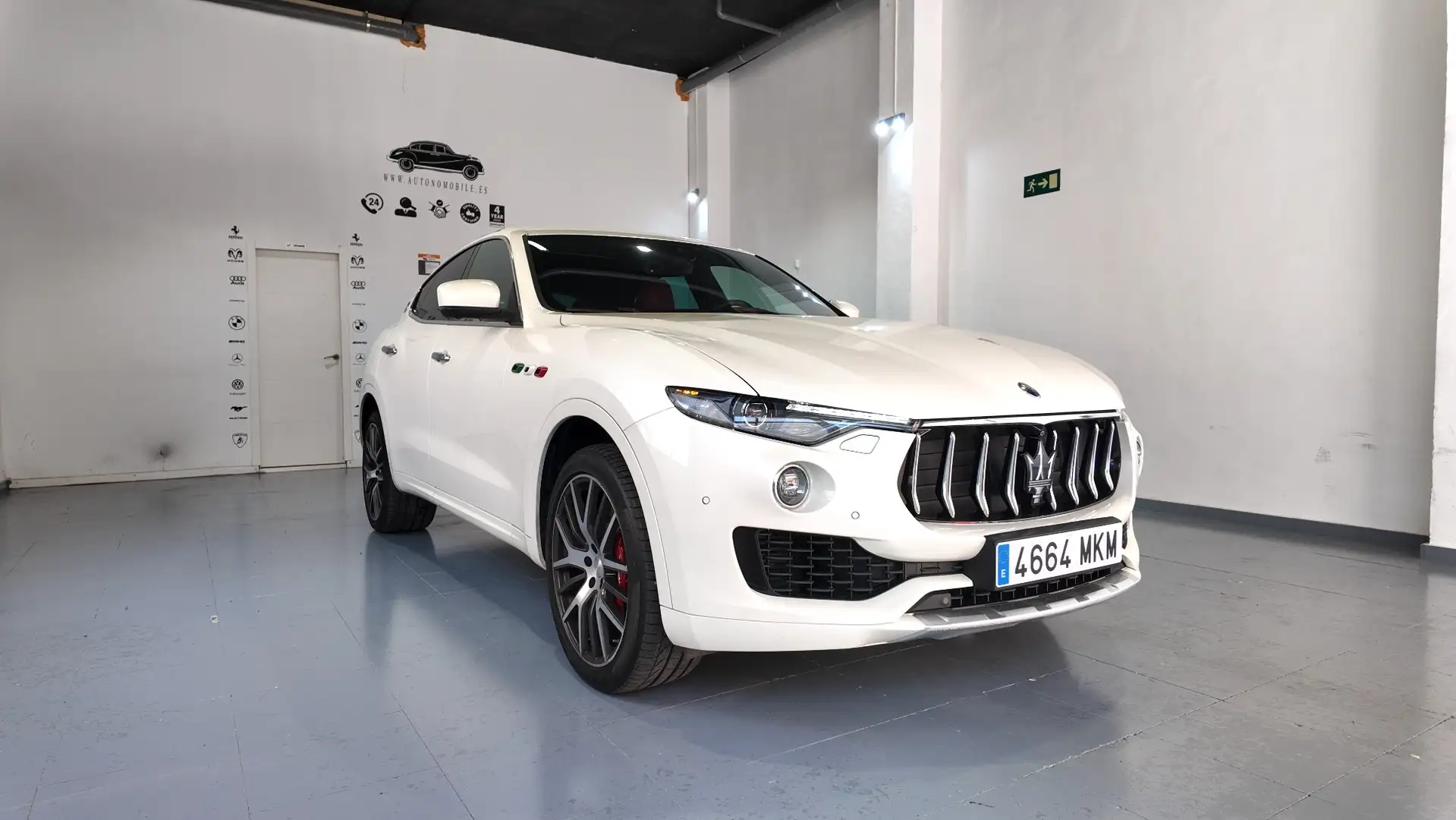 Maserati Levante V6 430 HP AWD S Wit - 1