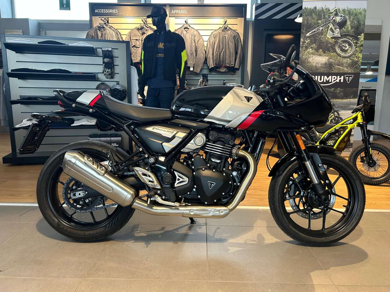 Triumph Thruxton 400