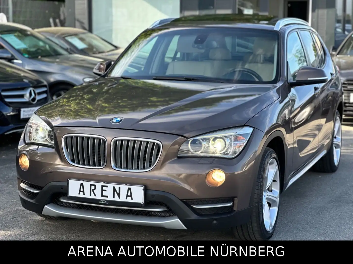 BMW X1 25d xDrive Automatik*Panorama*Bi-Xenon*Leder - 1
