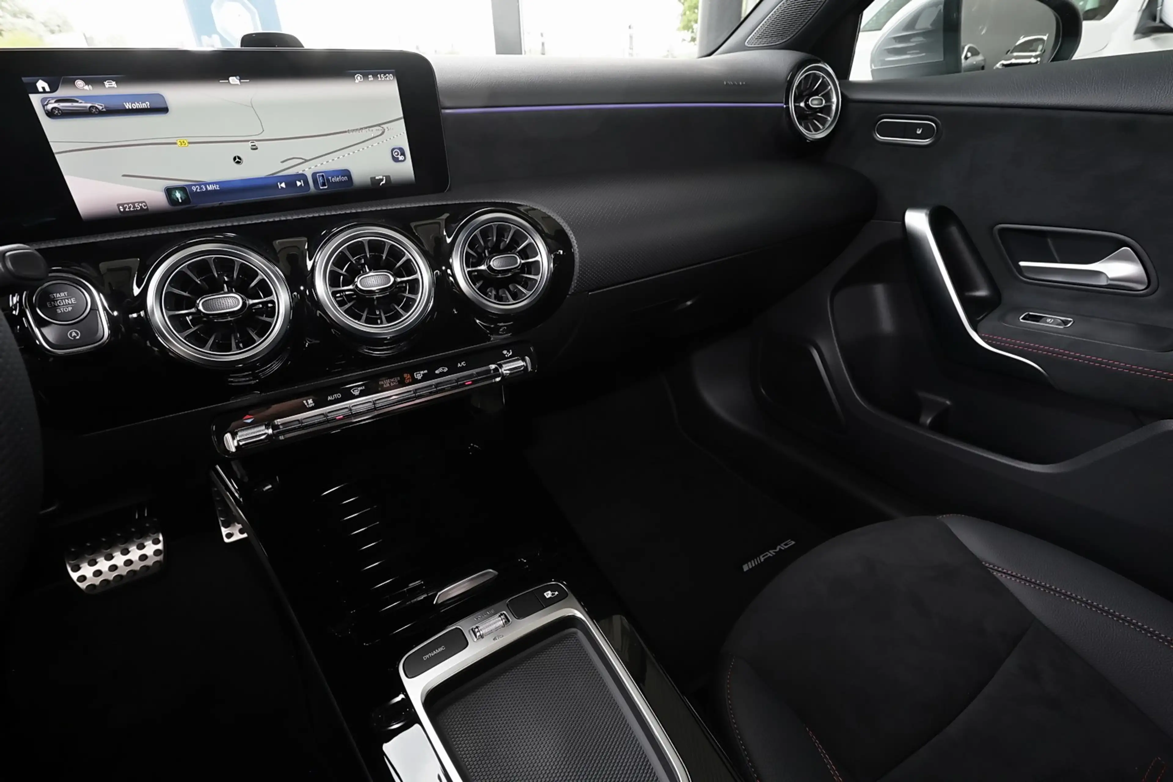 Mercedes-Benz A 220 4M AMG MBUX+360°+M-LED+Distro+Totwink+18 — photo 9