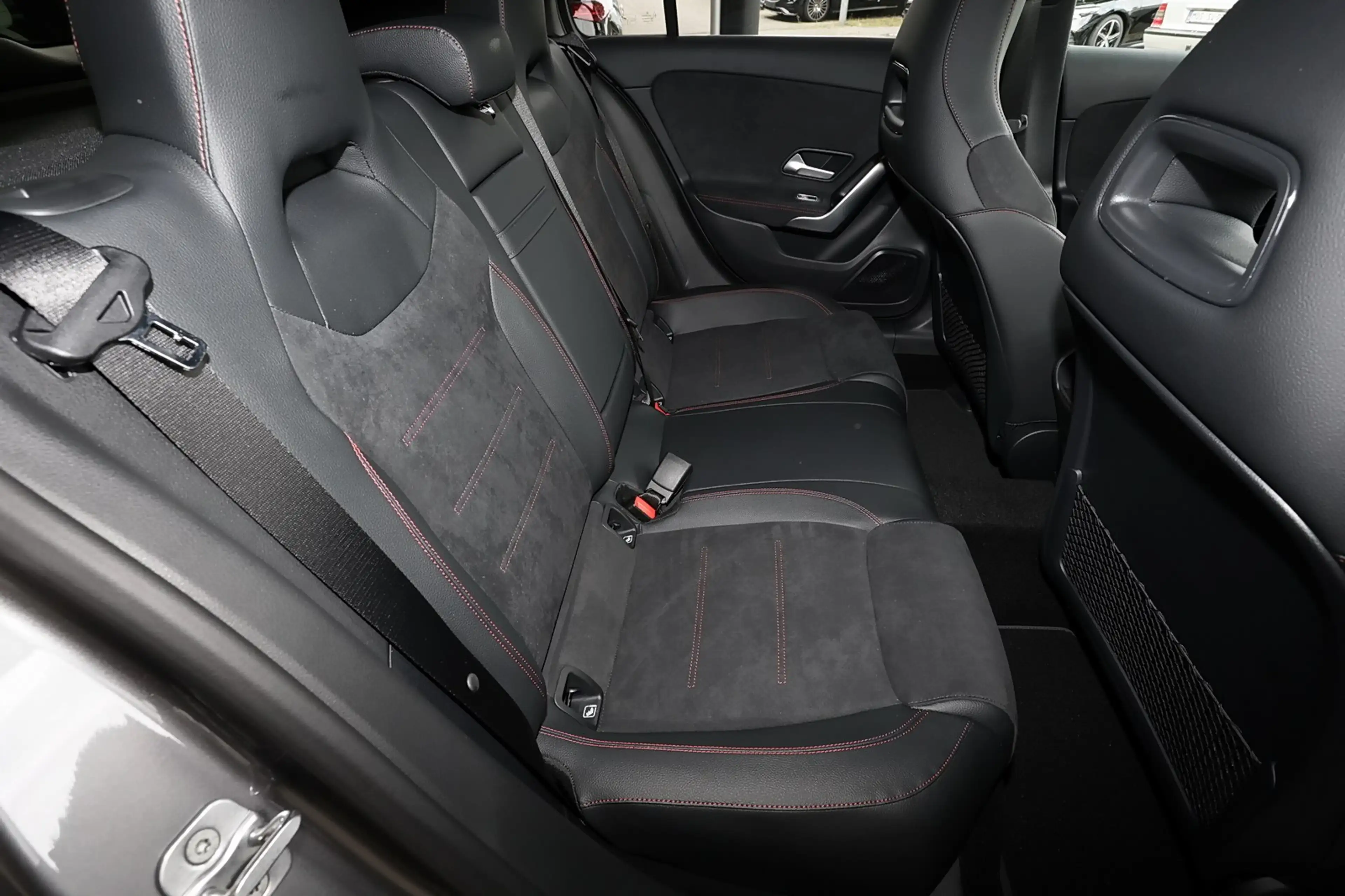 Mercedes-Benz A 220 4M AMG MBUX+360°+M-LED+Distro+Totwink+18 — photo 6
