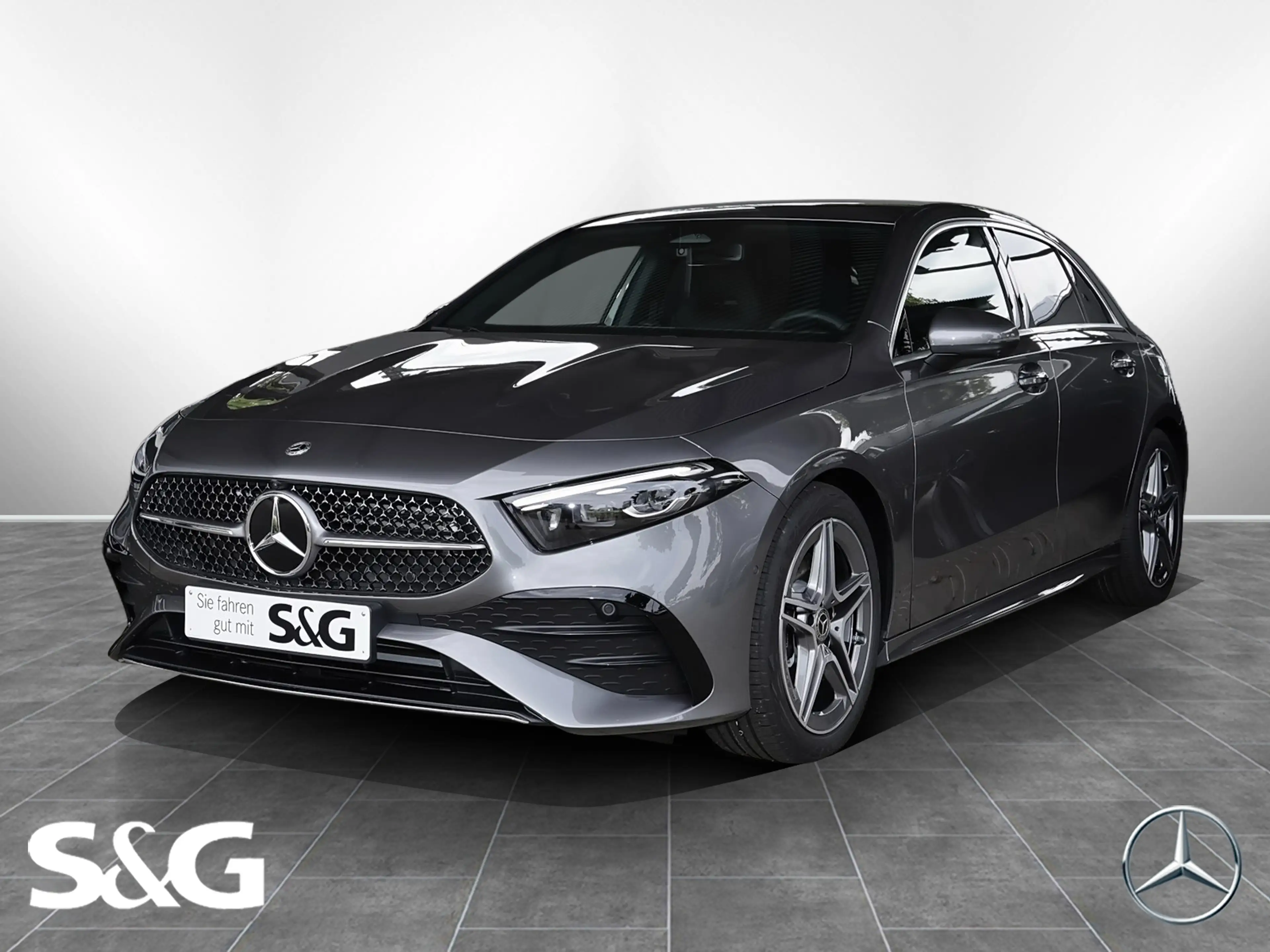 Mercedes-Benz A 220 4M AMG MBUX+360°+M-LED+Distro+Totwink+18