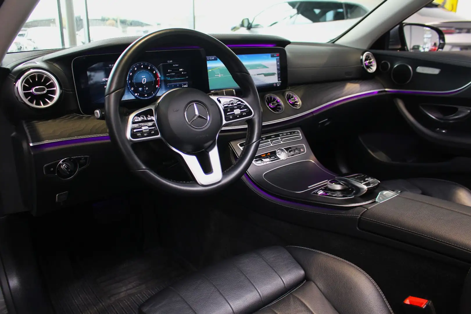 Mercedes-Benz E 200 CABRIO *AVANTGARDE* WIDESCREEN/LED/360° Gris - 2
