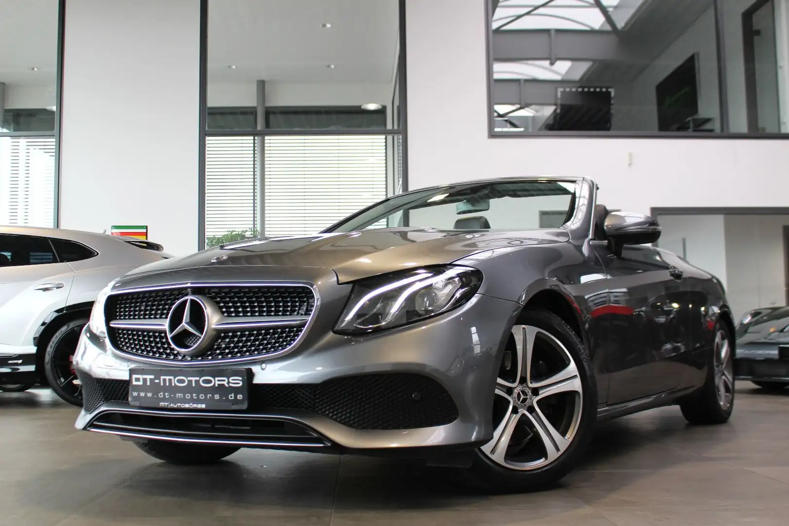 Mercedes-Benz E 200 CABRIO *AVANTGARDE* WIDESCREEN/LED/360° Gris - 1