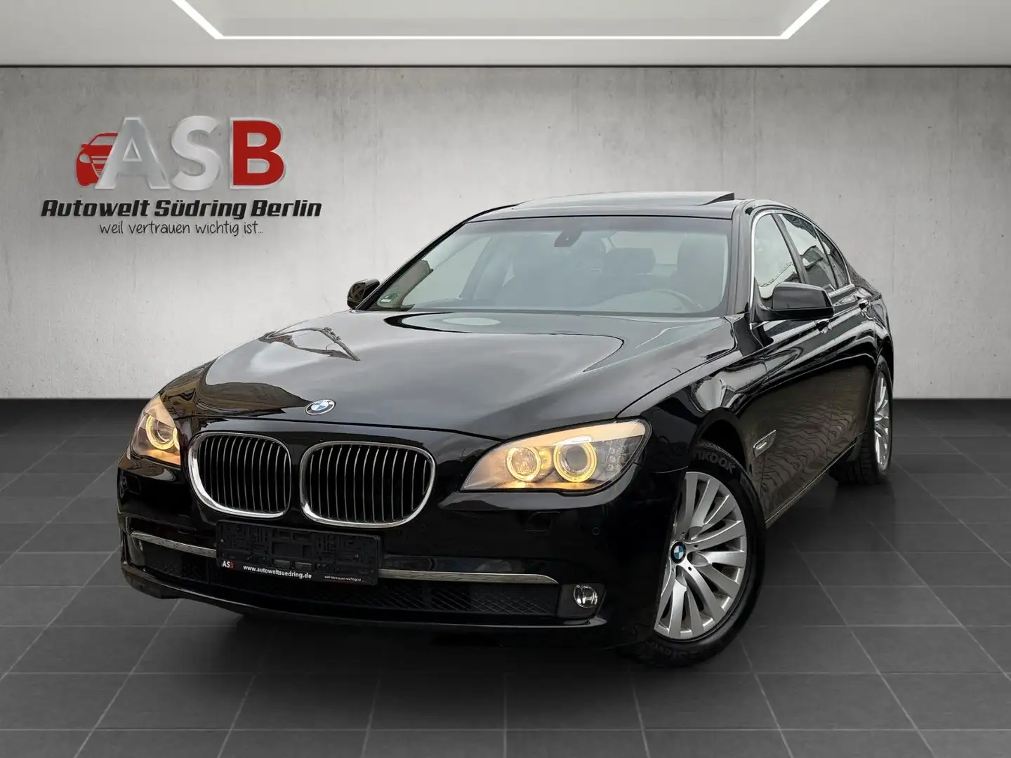 BMW 730 d Leder*Prof Navi*Schiebedach*Xenon*Kamera Černá - 1