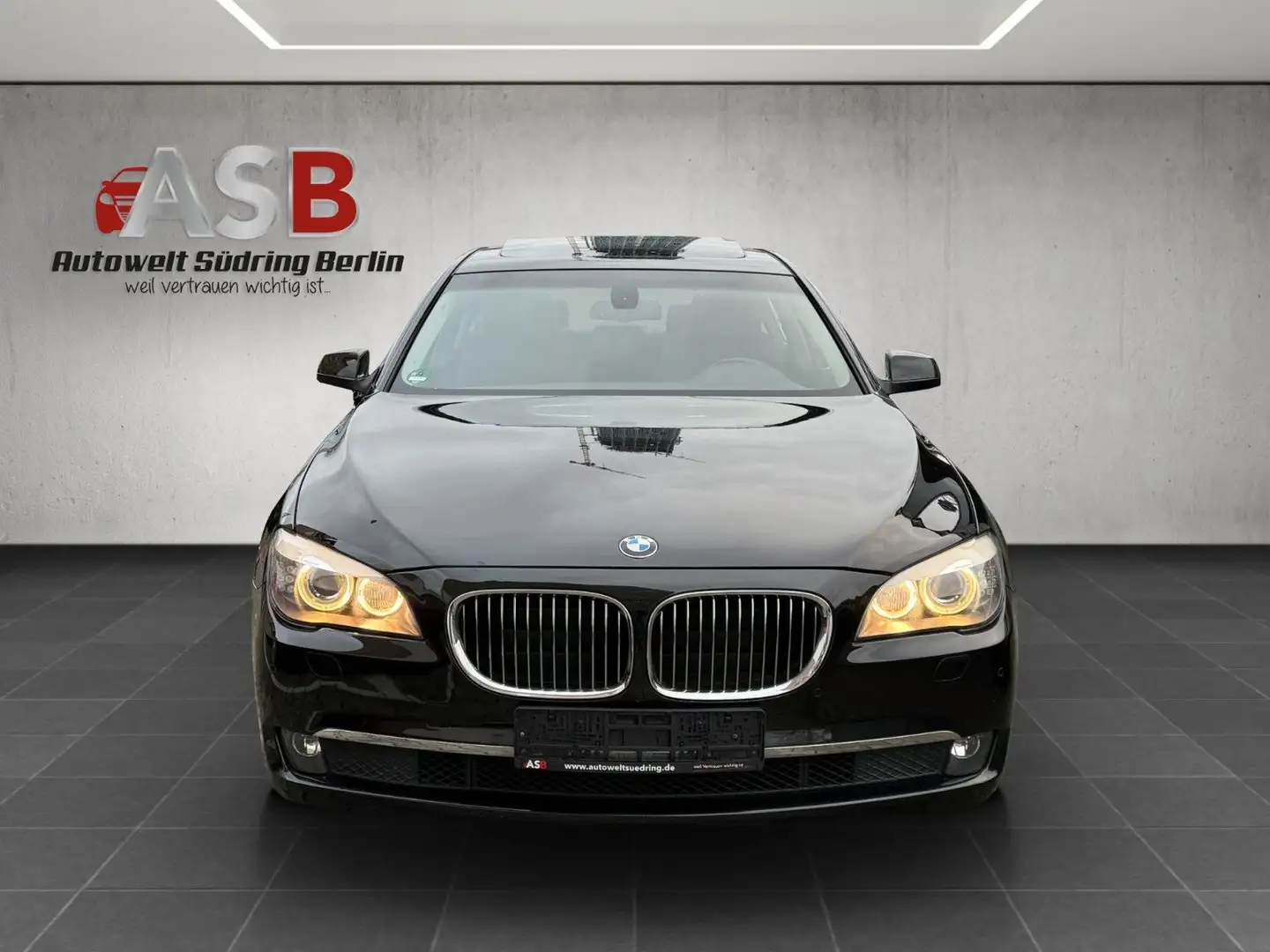 BMW 730 d Leder*Prof Navi*Schiebedach*Xenon*Kamera Černá - 2