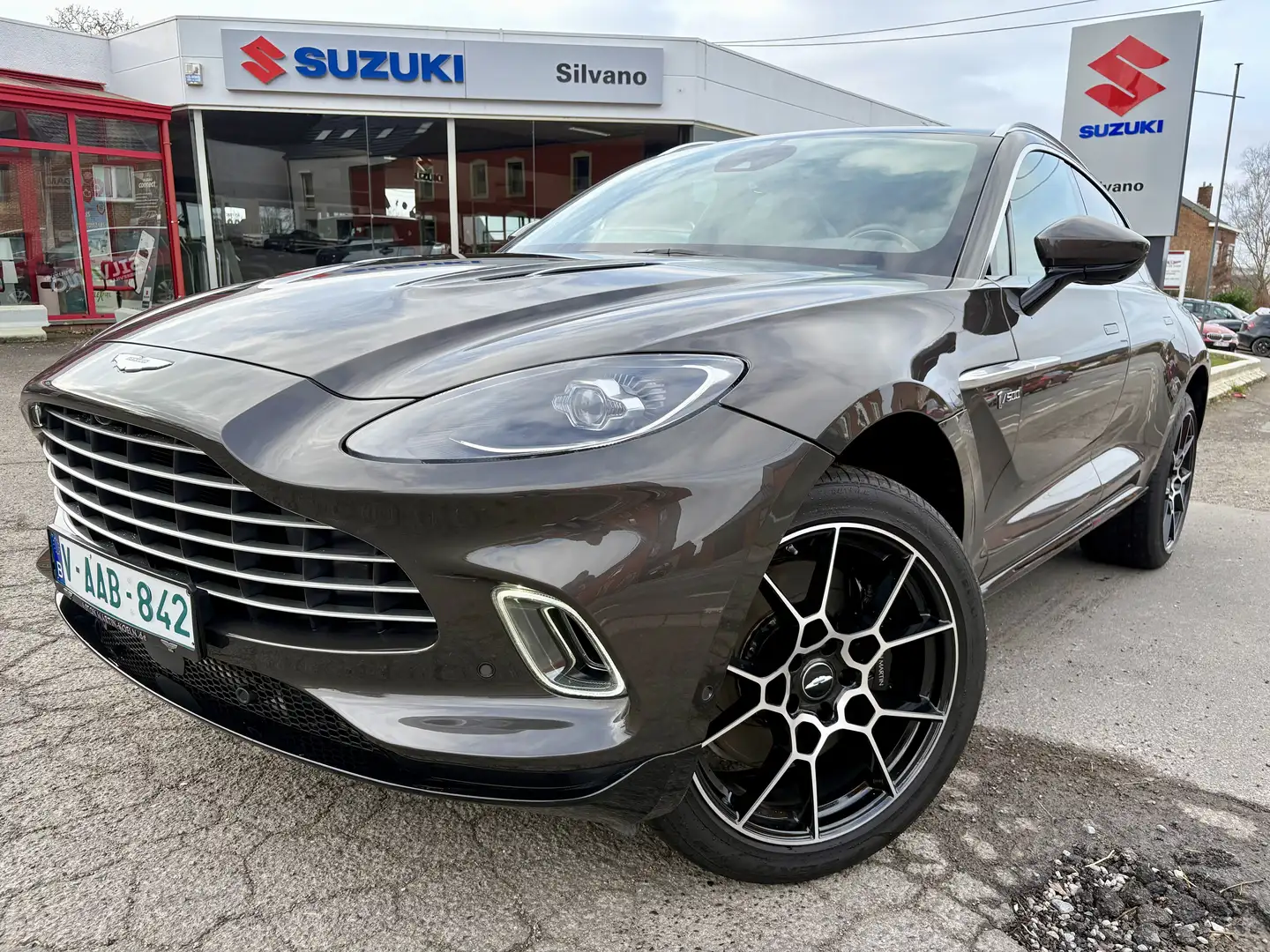Aston Martin DBX V8 Grijs - 1