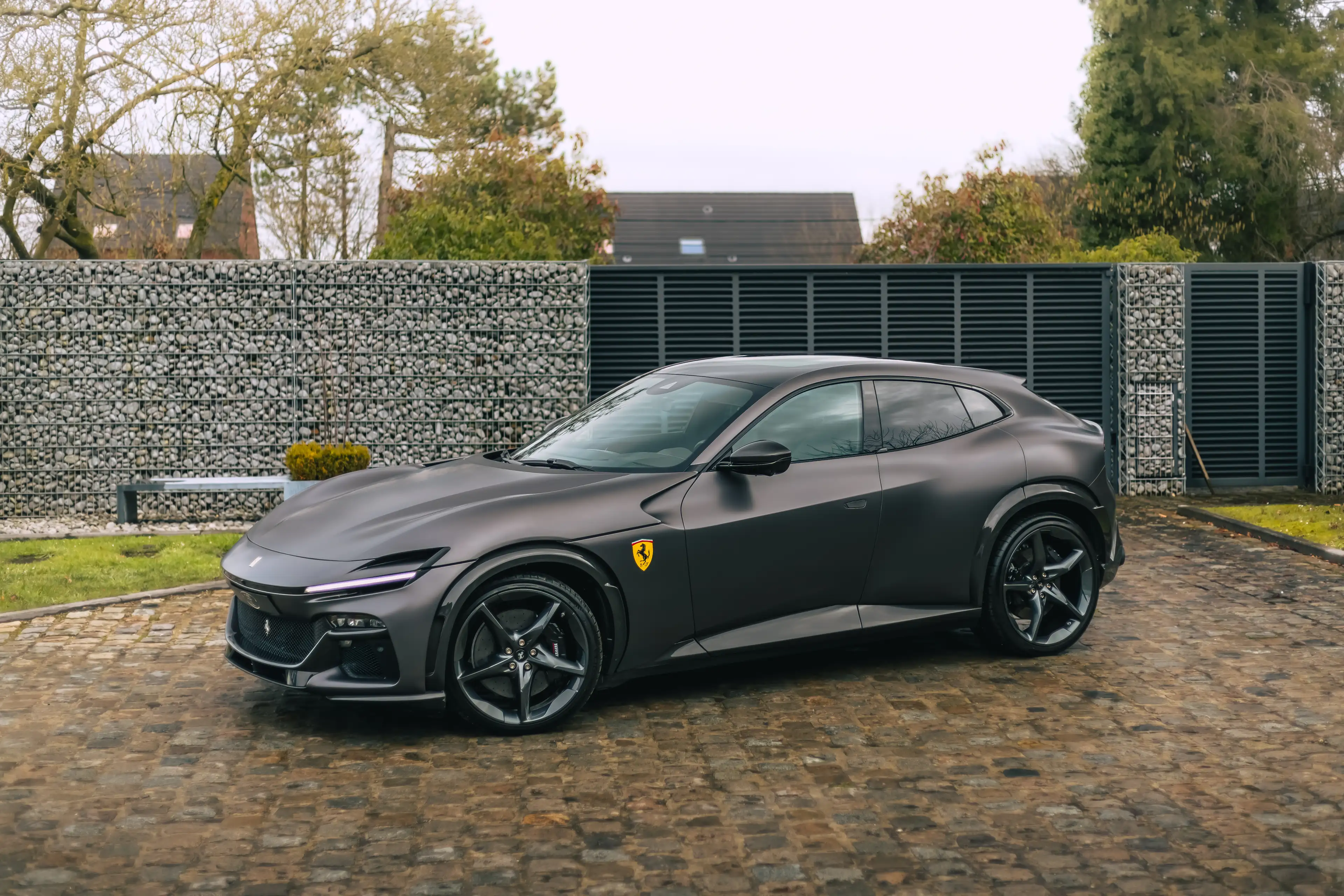 Ferrari Purosangue Matte Grigio/ Panoramic roof/ Carbon Pack/ Belgian — photo 4