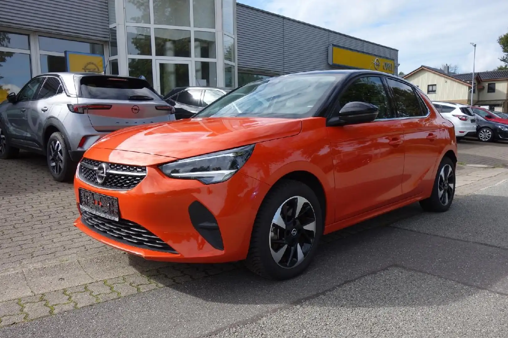 Opel Corsa F e Elegance Orange - 1