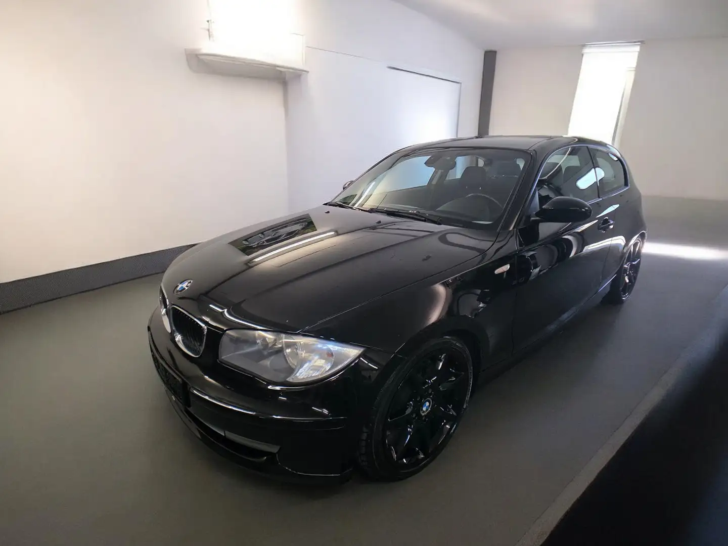 BMW 118 118i Adanvantge Paket PDC Alu 3-türig. Noir - 1