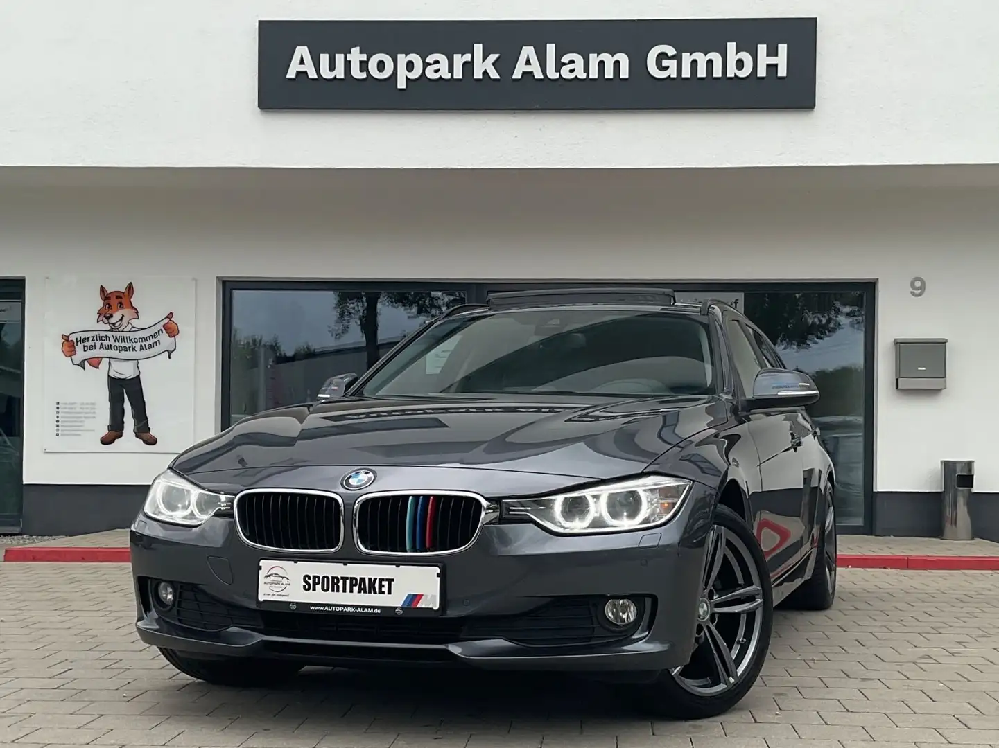BMW 320 d xDrive Touring  Alu Klima Navi SHZ 18 Zoll Grey - 1