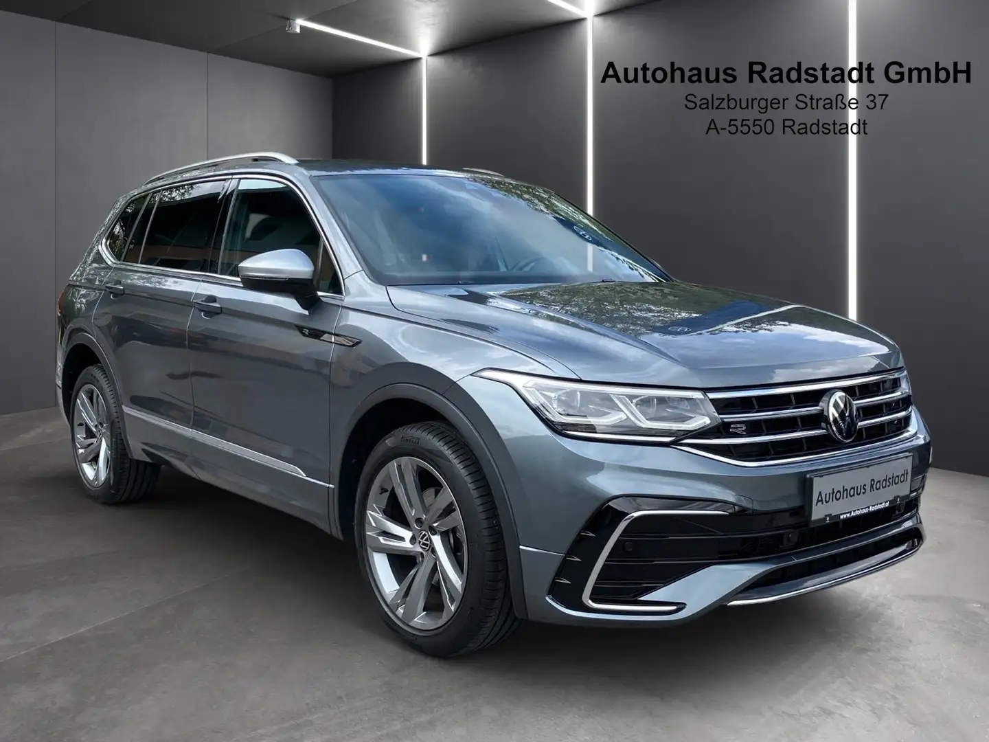 Volkswagen Tiguan Allspace R-Line 4Motion Grau - 2