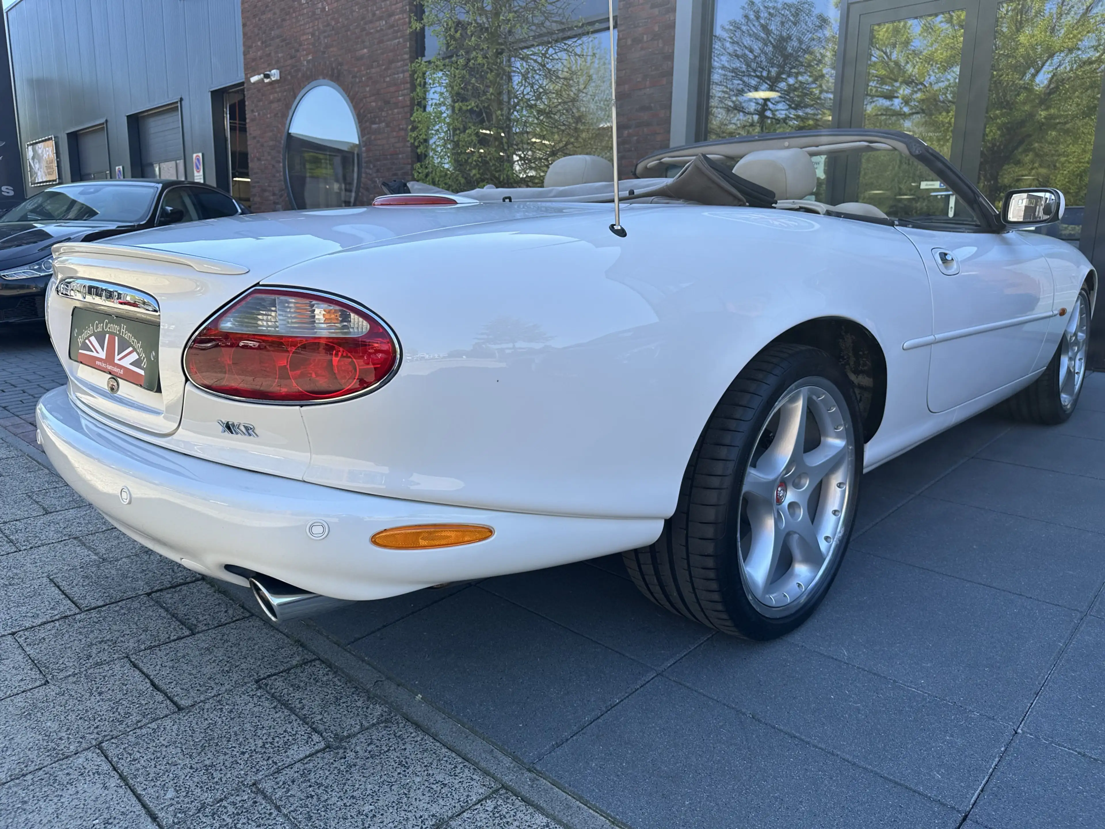 Jaguar XKR 4.0 V8 Convertible — photo 5