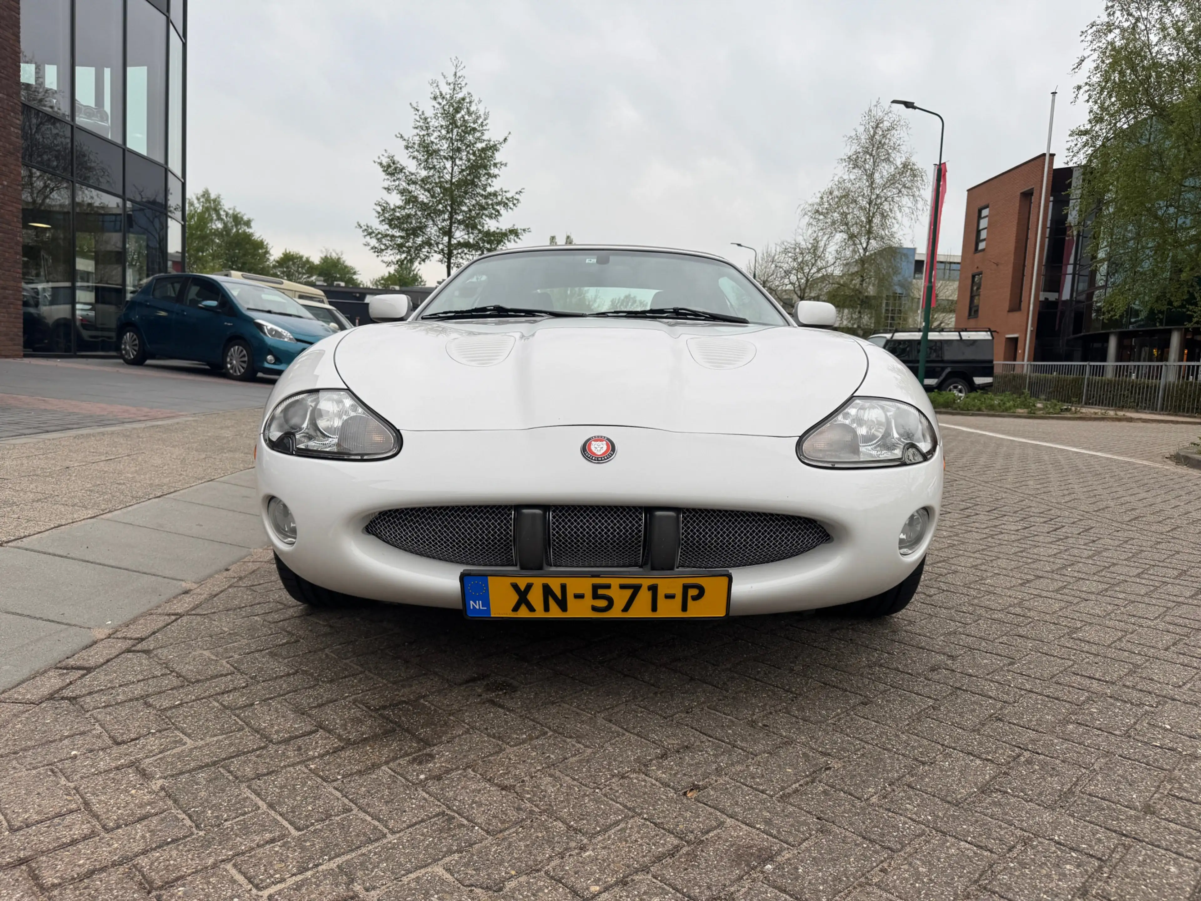 Jaguar XKR 4.0 V8 Convertible — photo 7