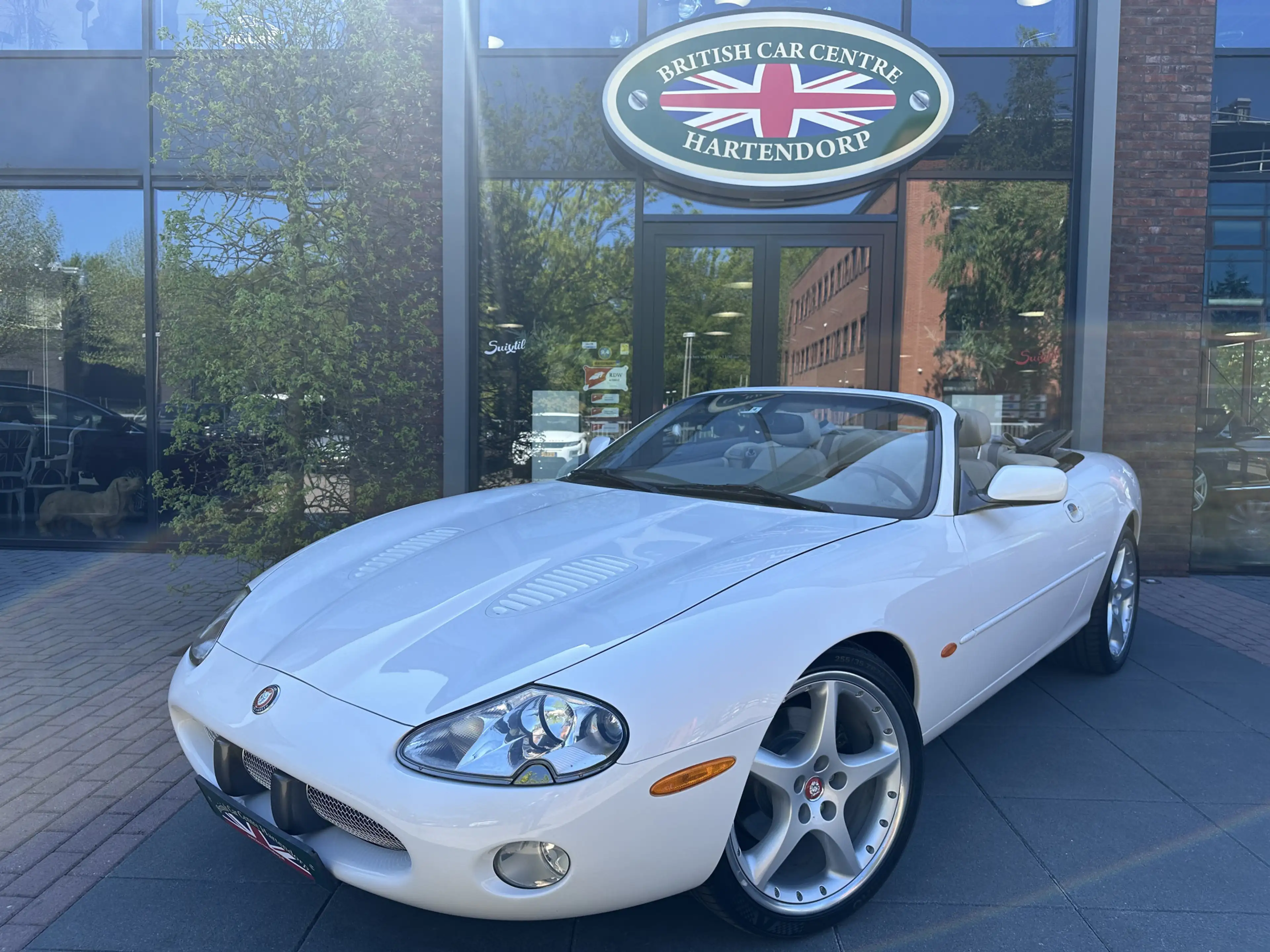 Jaguar XKR 4.0 V8 Convertible — photo 4