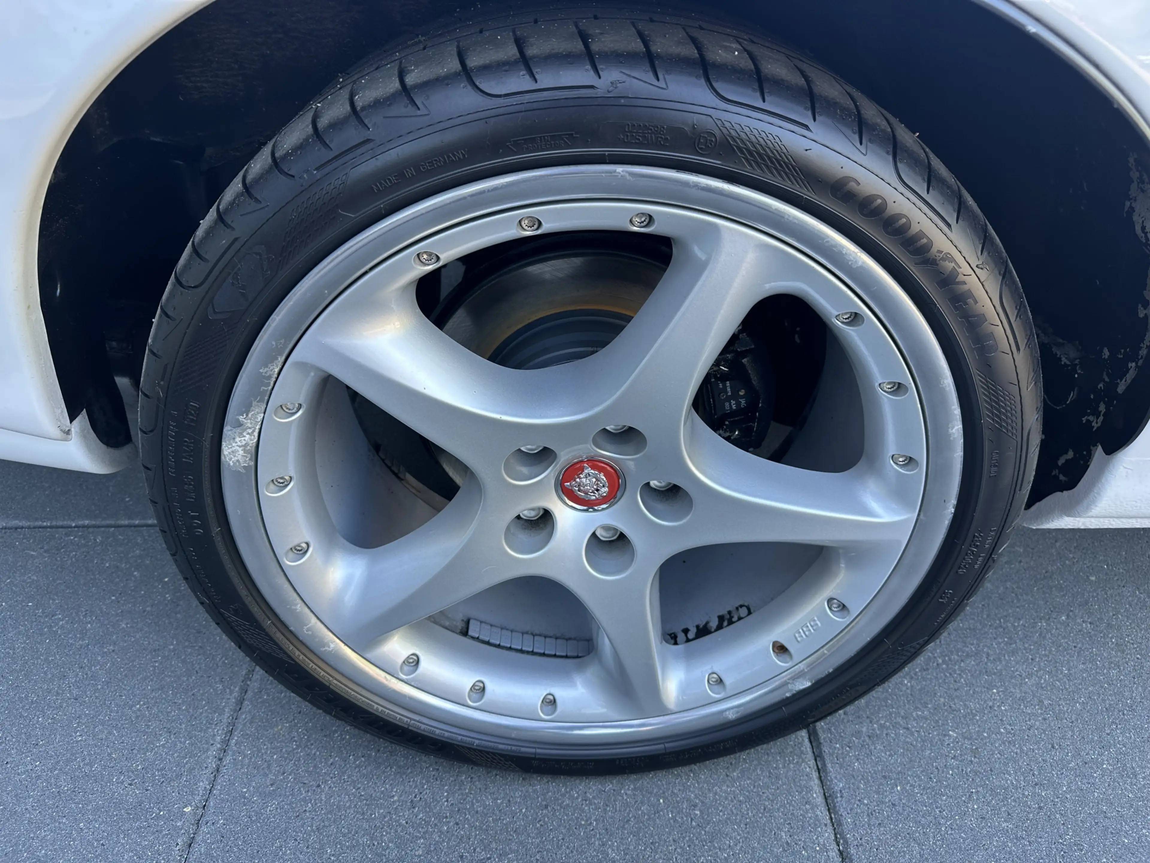 Jaguar XKR 4.0 V8 Convertible — photo 9