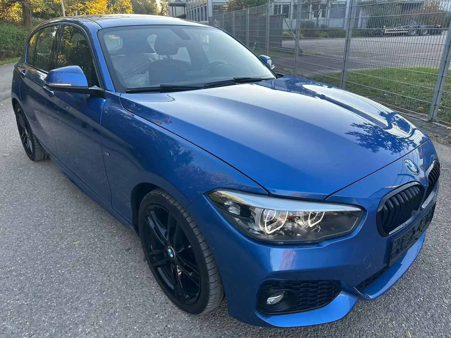 BMW 118 i Edition M Sport Shadow NAVI PDC SD 18 ALU Blau - 1