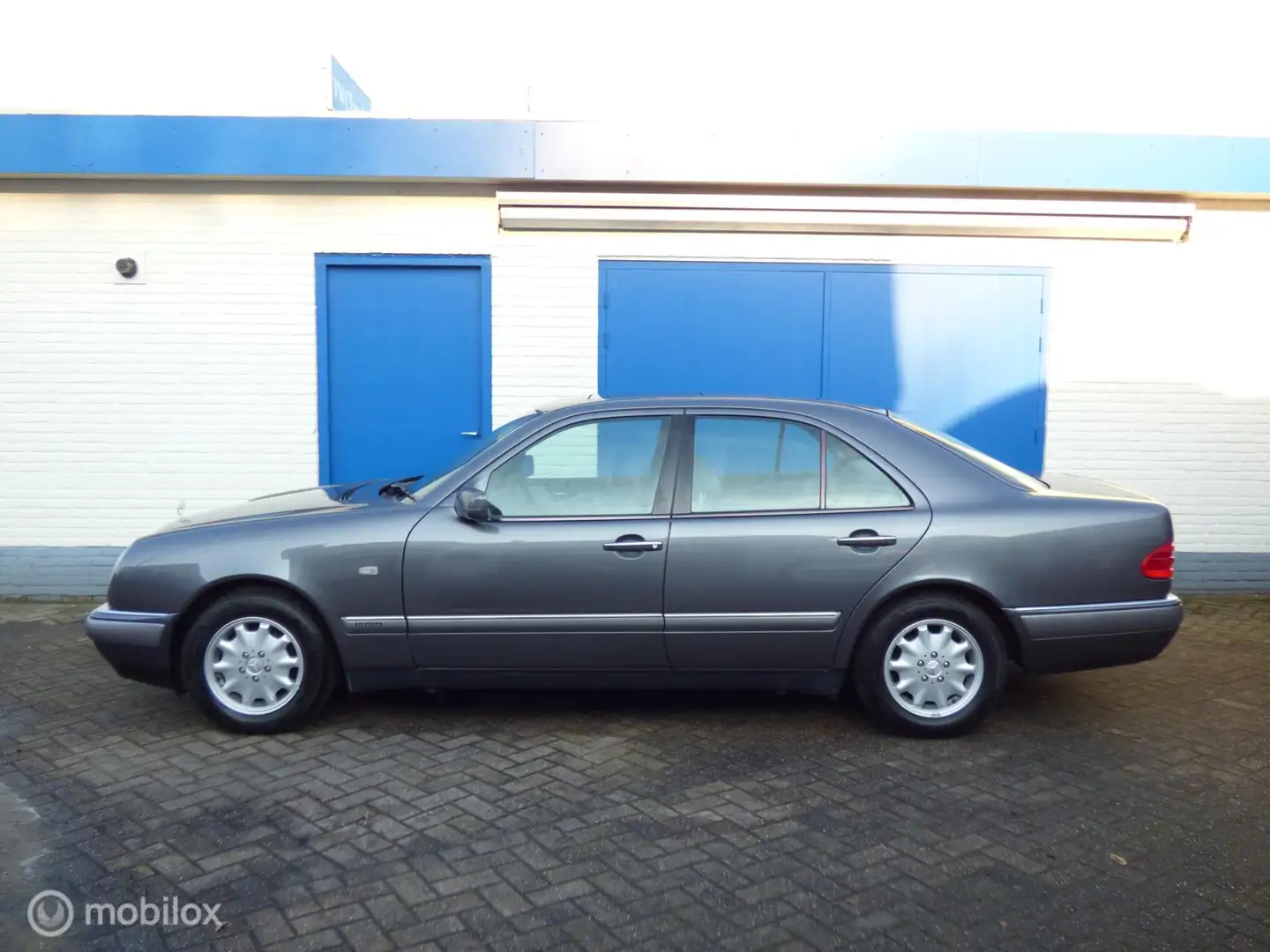 Mercedes-Benz 200 W210 E200 Gris - 1