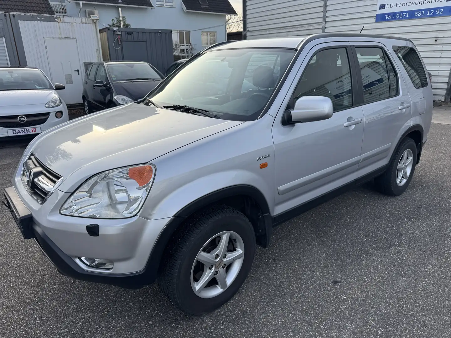 Honda CR-V . Automatik. Teilleder,8 Fach-Bereift Silber - 1