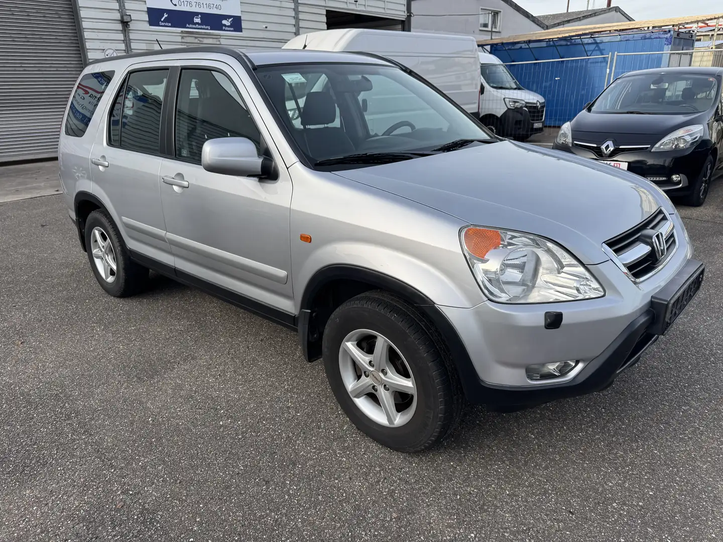 Honda CR-V . Automatik. Teilleder,8 Fach-Bereift Silber - 2
