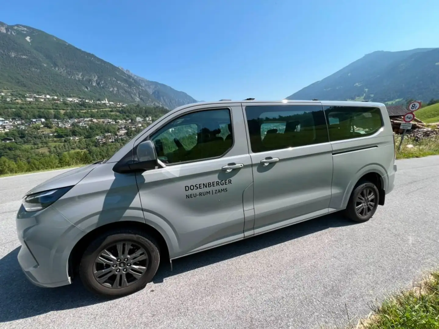 Ford Transit Custom Limited AWD Grau - 2