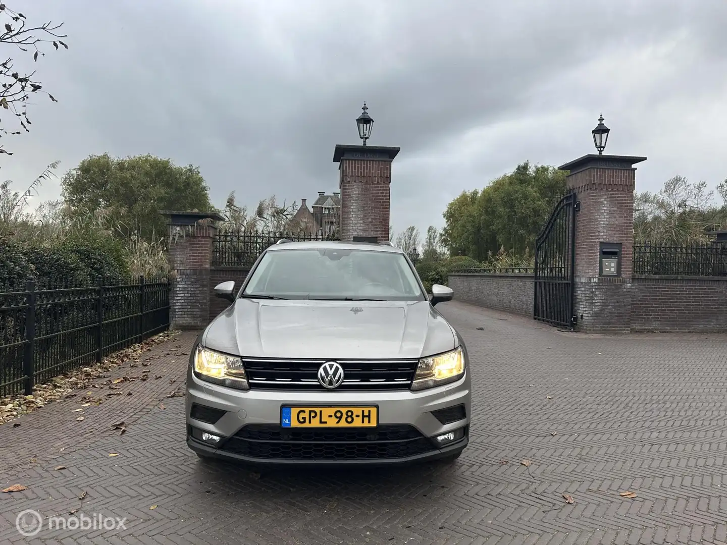 Volkswagen Tiguan 1.4 TSI Business Trekhaak Navi GARANTIE Gris - 2