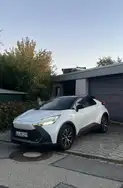 Toyota C-HR 2.0 Plug-in-Hybrid Black&White Technik Paket + WKR - fotografija vozila