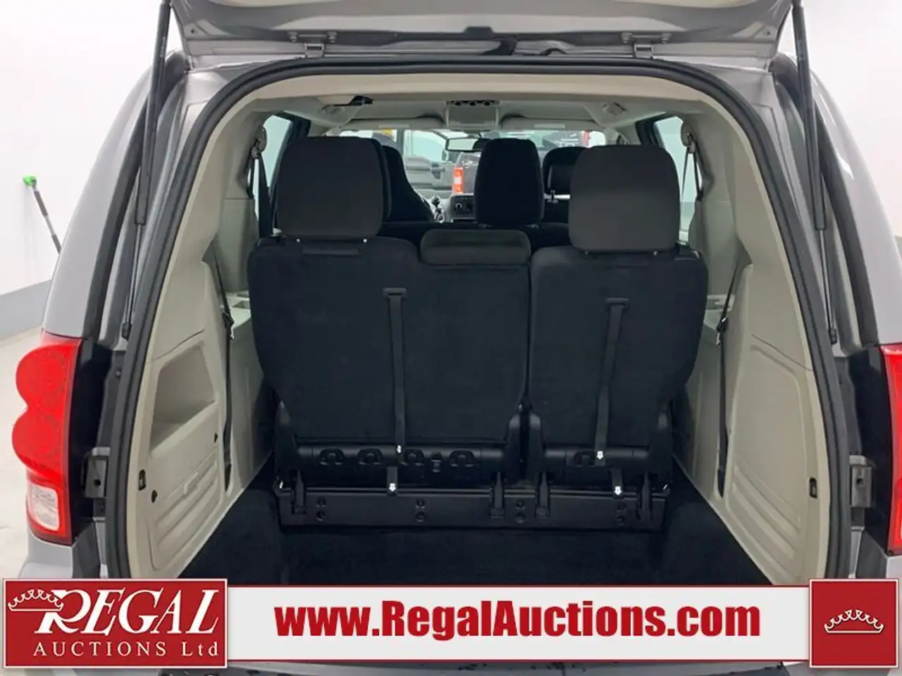Dodge Grand Caravan снимка Dodge Grand Caravan