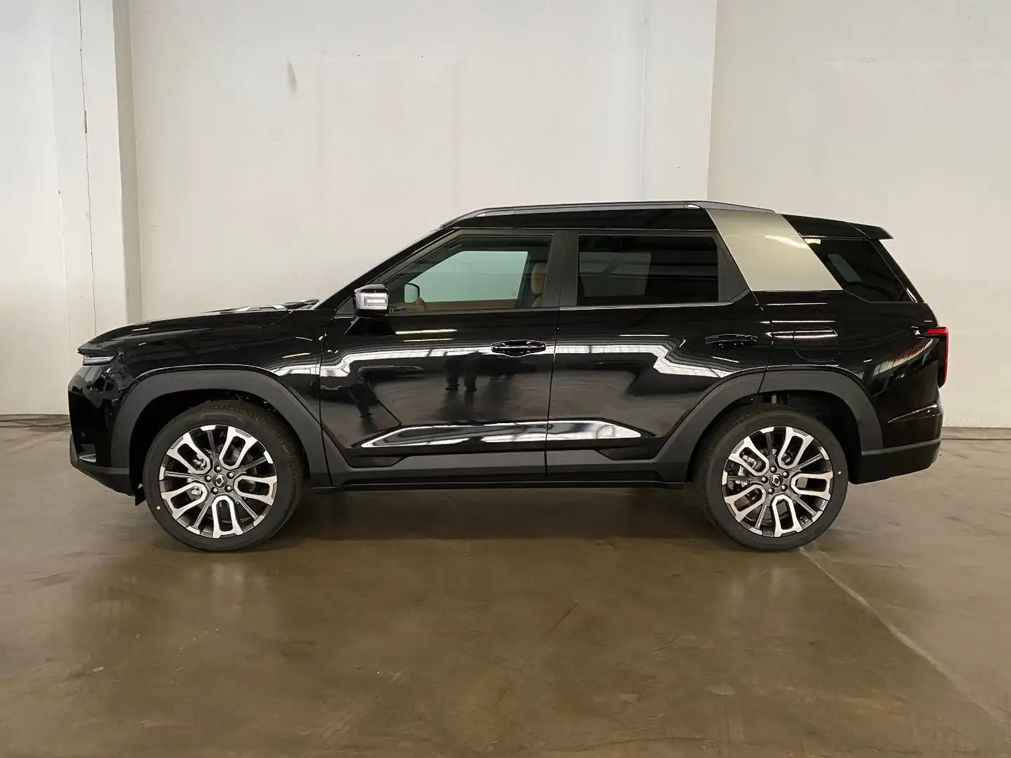 SsangYong Torres 1.5 2WD 6 AT Forest Edition Schwarz - 2