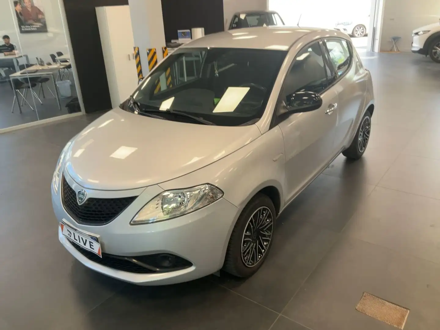 Lancia Ypsilon Ypsilon 1.2 Gold Argent - 1