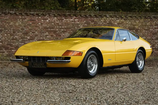 Ferrari 365 GTB/4 Daytona "5.724 miles" Ferrari Classiche cert