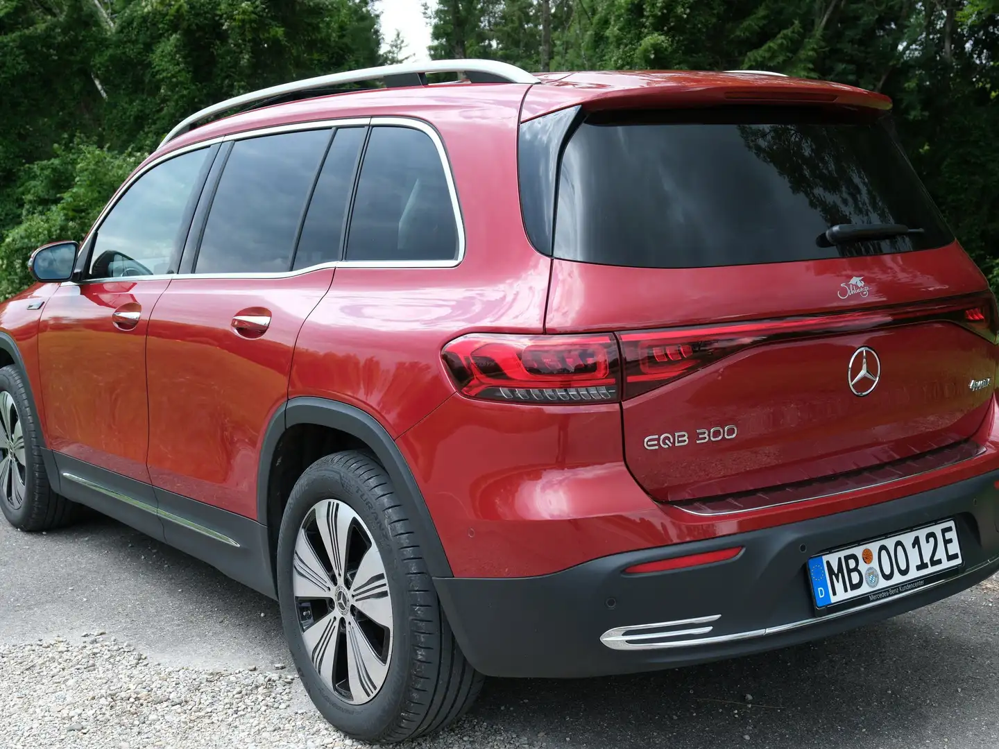 Mercedes-Benz EQB 300 EQB 300 4Matic, Massagesitze, Lenkradheizung Roşu - 2