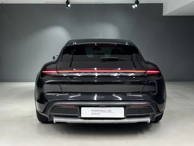 Porsche Taycan view 4